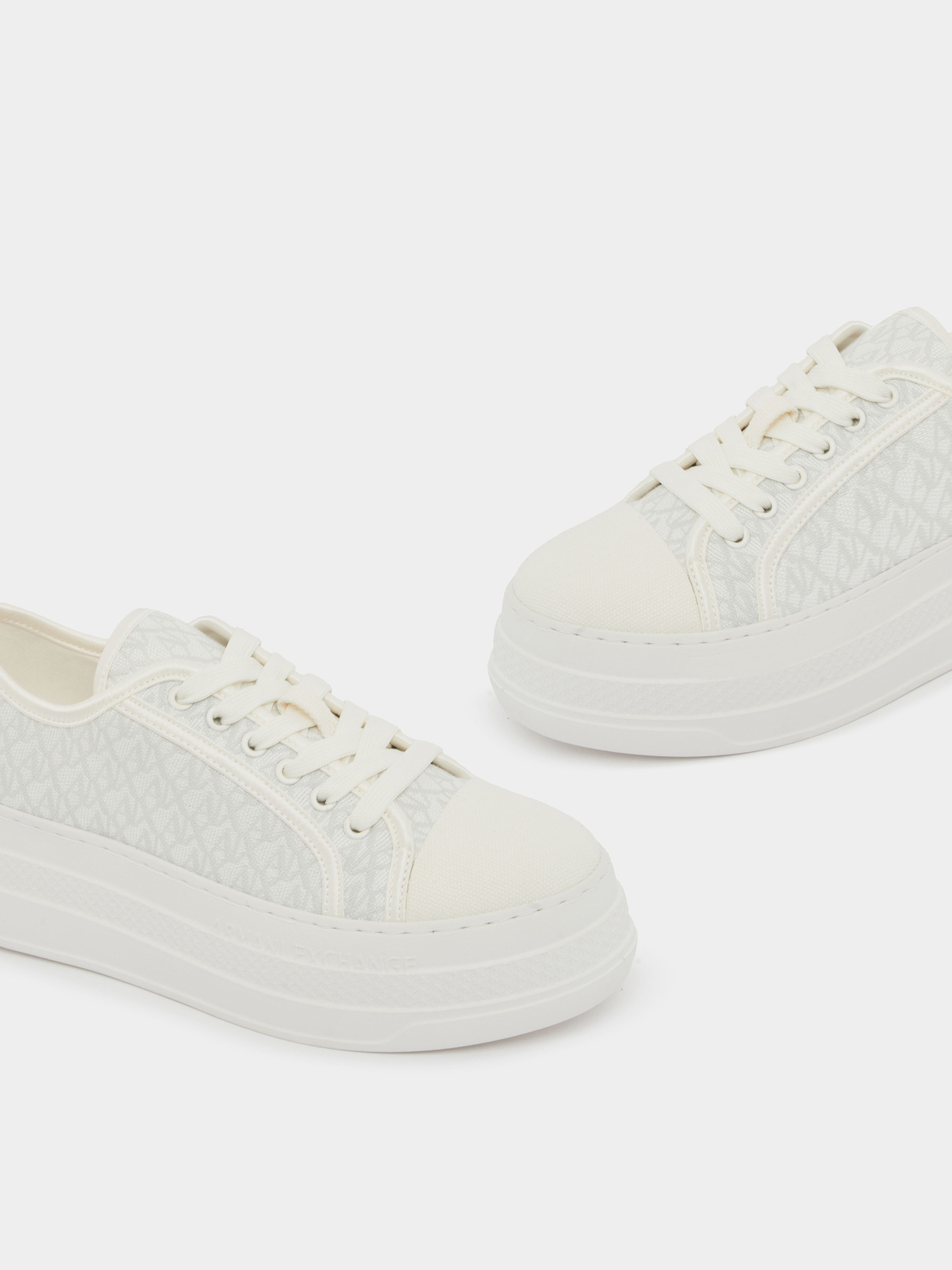 Кеди низькі Armani Exchange модель XW002786-AF23055-M0107 Фото