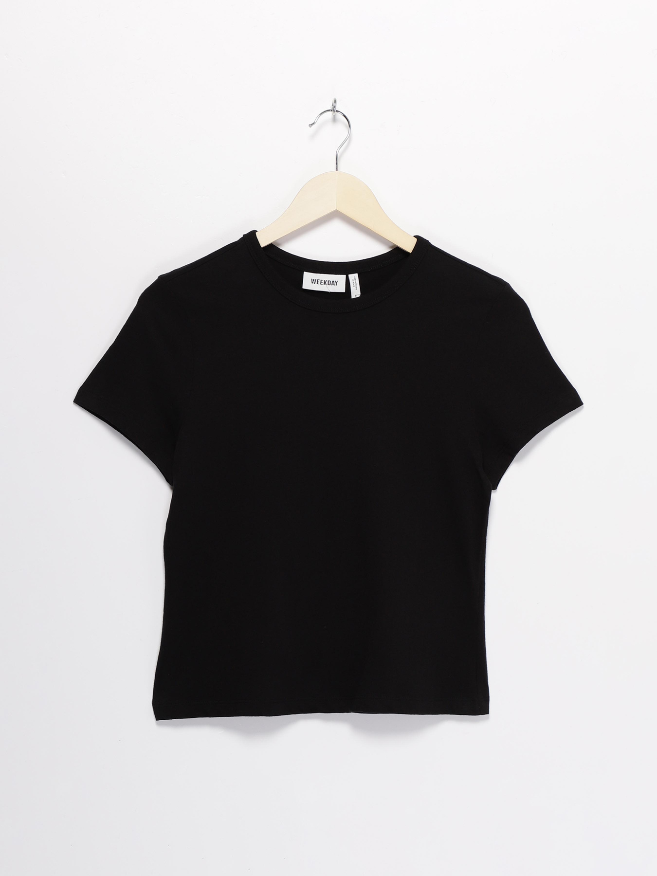 Футболка Weekday модель 0832239_чорний Фото