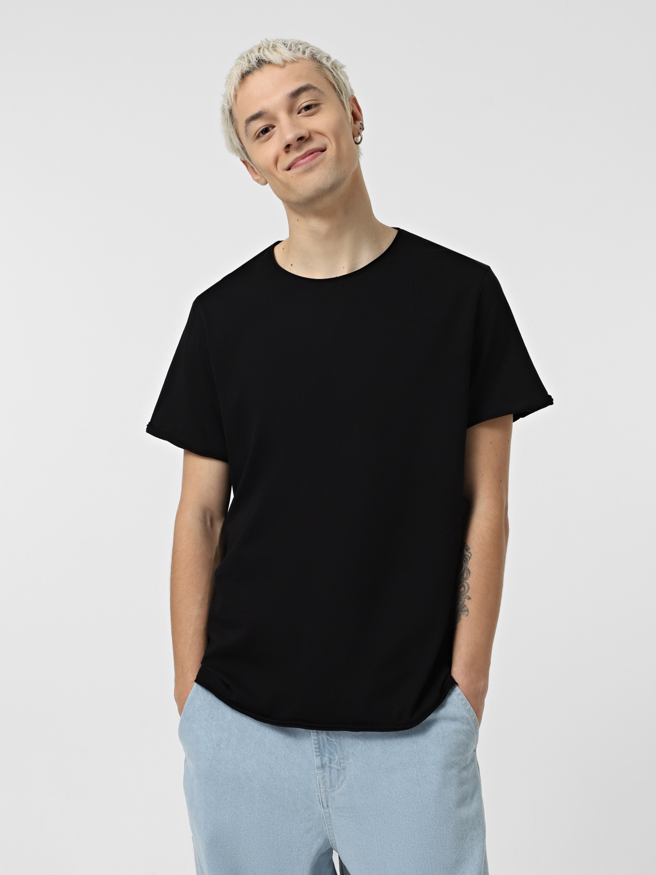 Футболка Weekday модель 459357_BLACK Фото