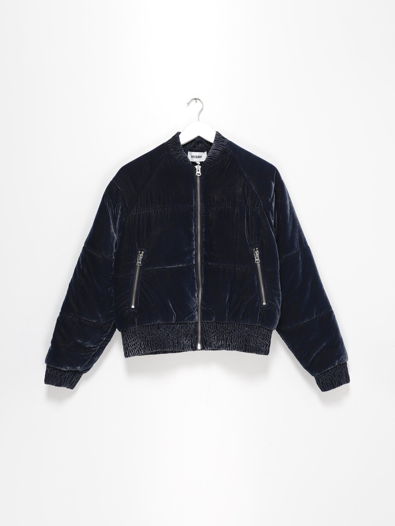 Демісезонна куртка Weekday модель 0678555_т.синій Фото