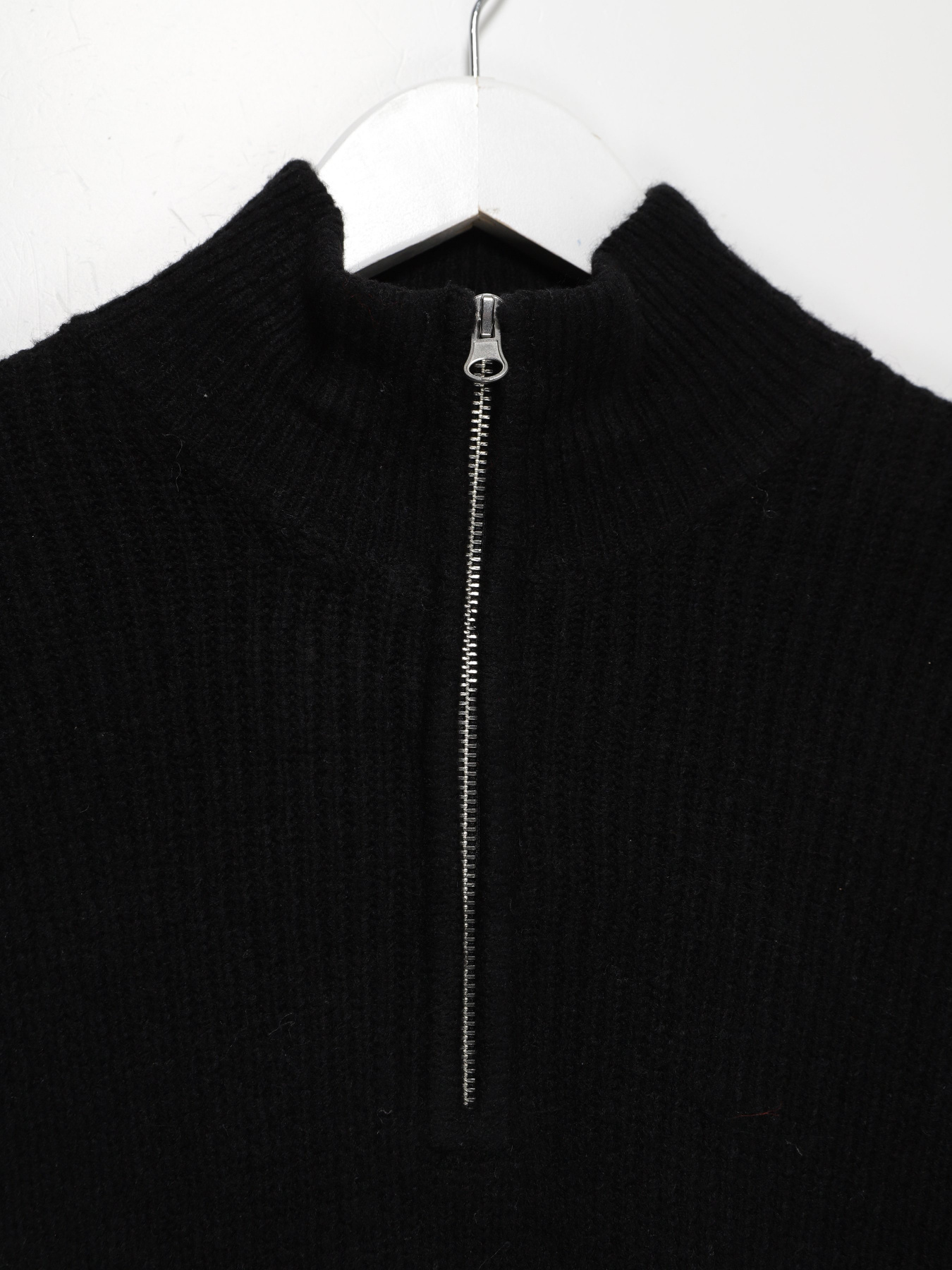 Свитер Weekday модель 0798750_чорний Фото