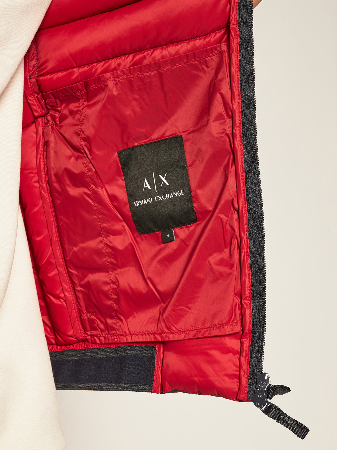 Утепленный жилет Armani Exchange модель 8NZQ51-ZNW3Z-2566 Утепленный жилет Armani Exchange модель 8NZQ51-ZNW3Z-2566 Фото