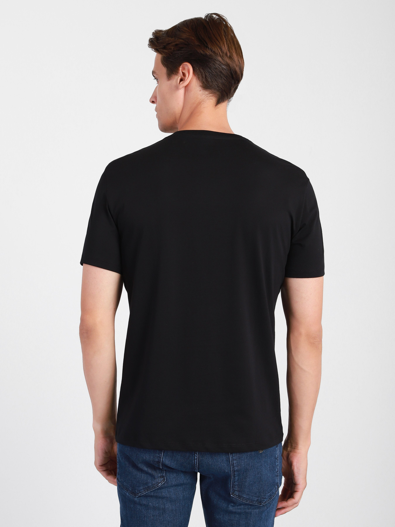 Футболка Armani Exchange модель 6KZTAY-ZJ6NZ-1200 Футболка Armani Exchange модель 6KZTAY-ZJ6NZ-1200 Фото