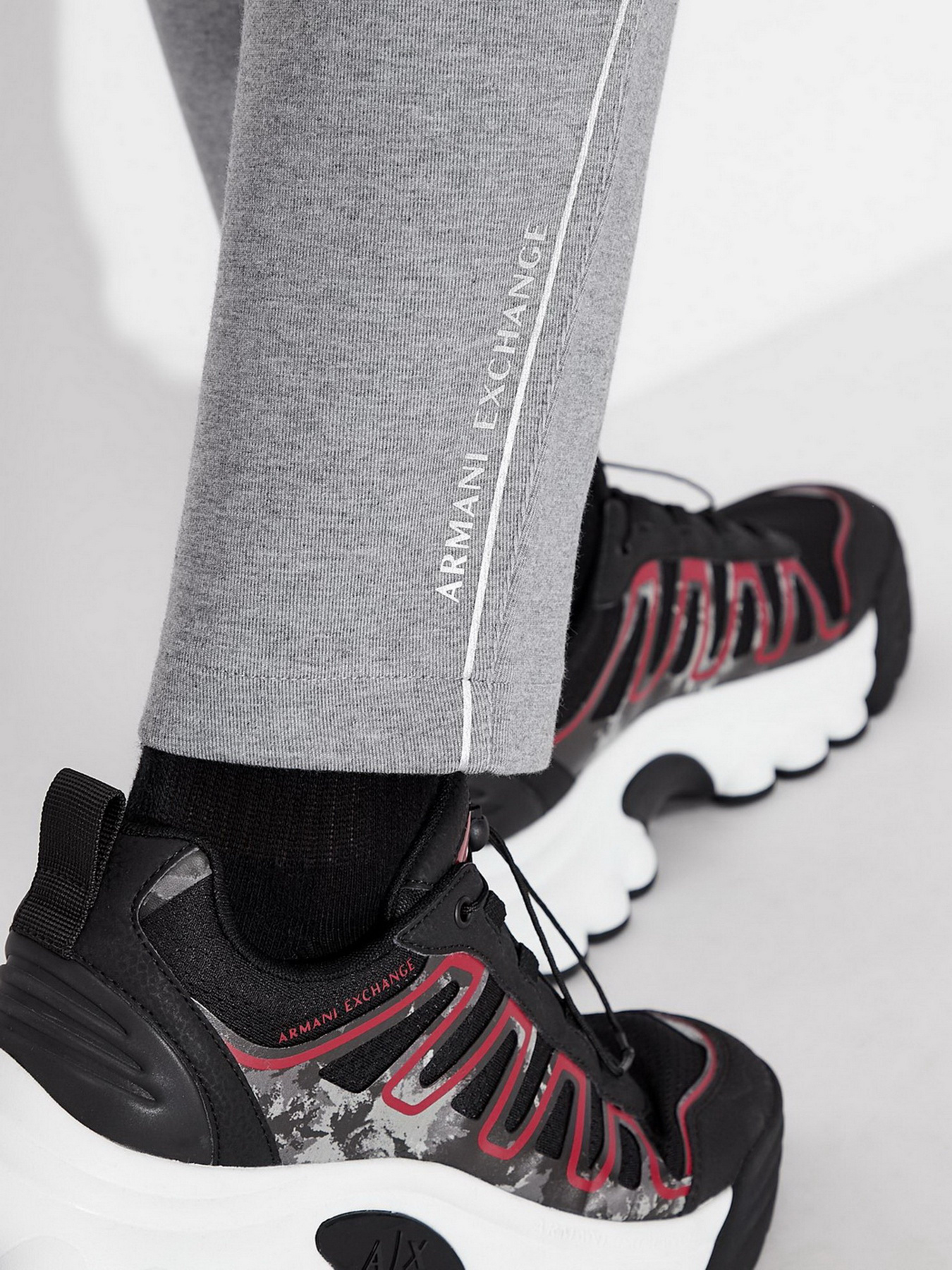 Спортивні штани Armani Exchange модель 6KZPFE-ZJ5NZ-3907 Фото