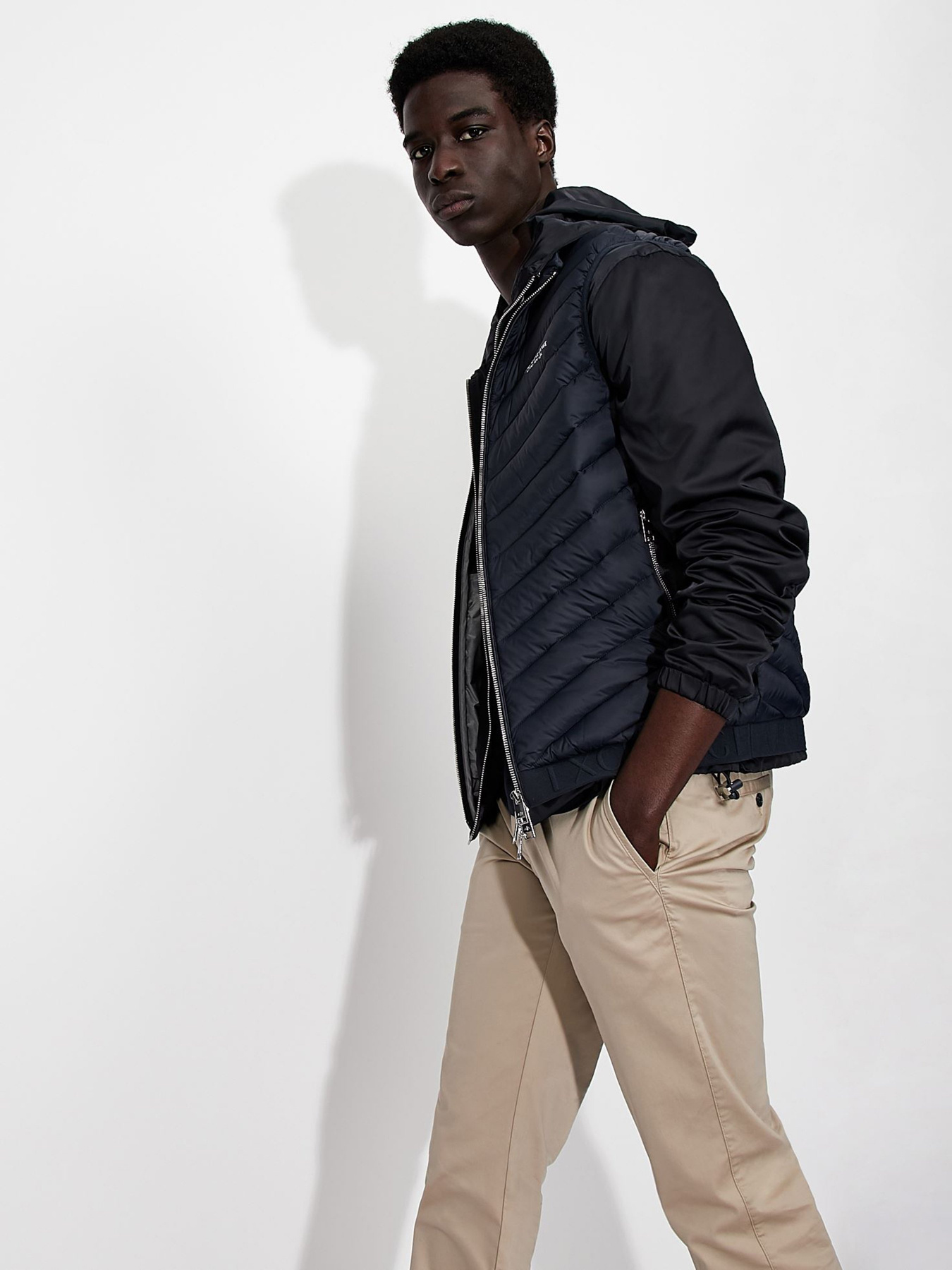 Утеплений жилет Armani Exchange модель 8NZQ52-ZNW3Z-5578 Утеплений жилет Armani Exchange модель 8NZQ52-ZNW3Z-5578 Фото