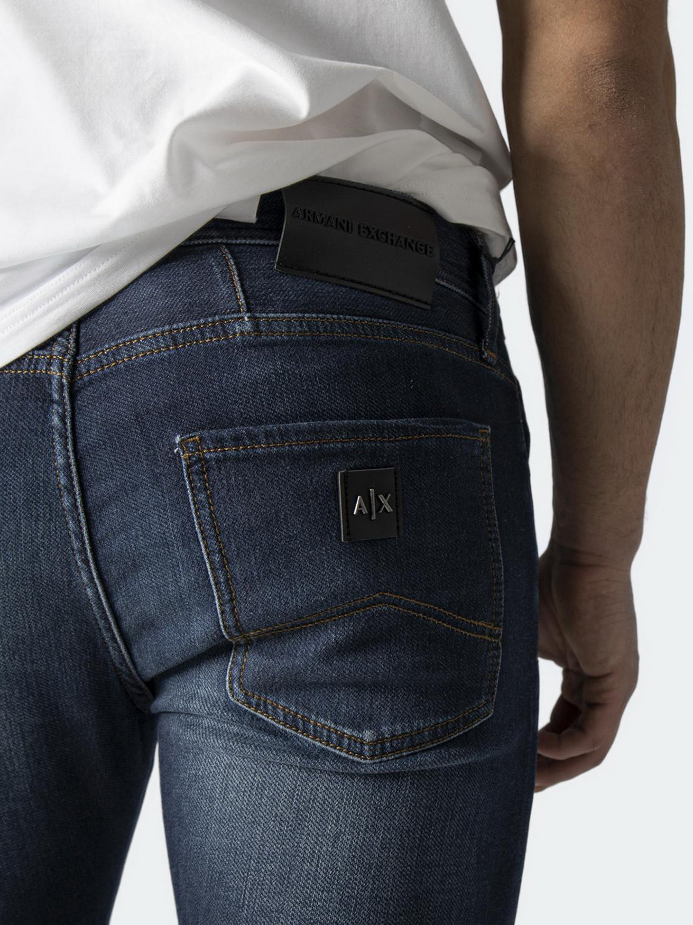 Завужені джинси Armani Exchange Slim модель 3LZJ13-Z2P6Z-1500 Фото