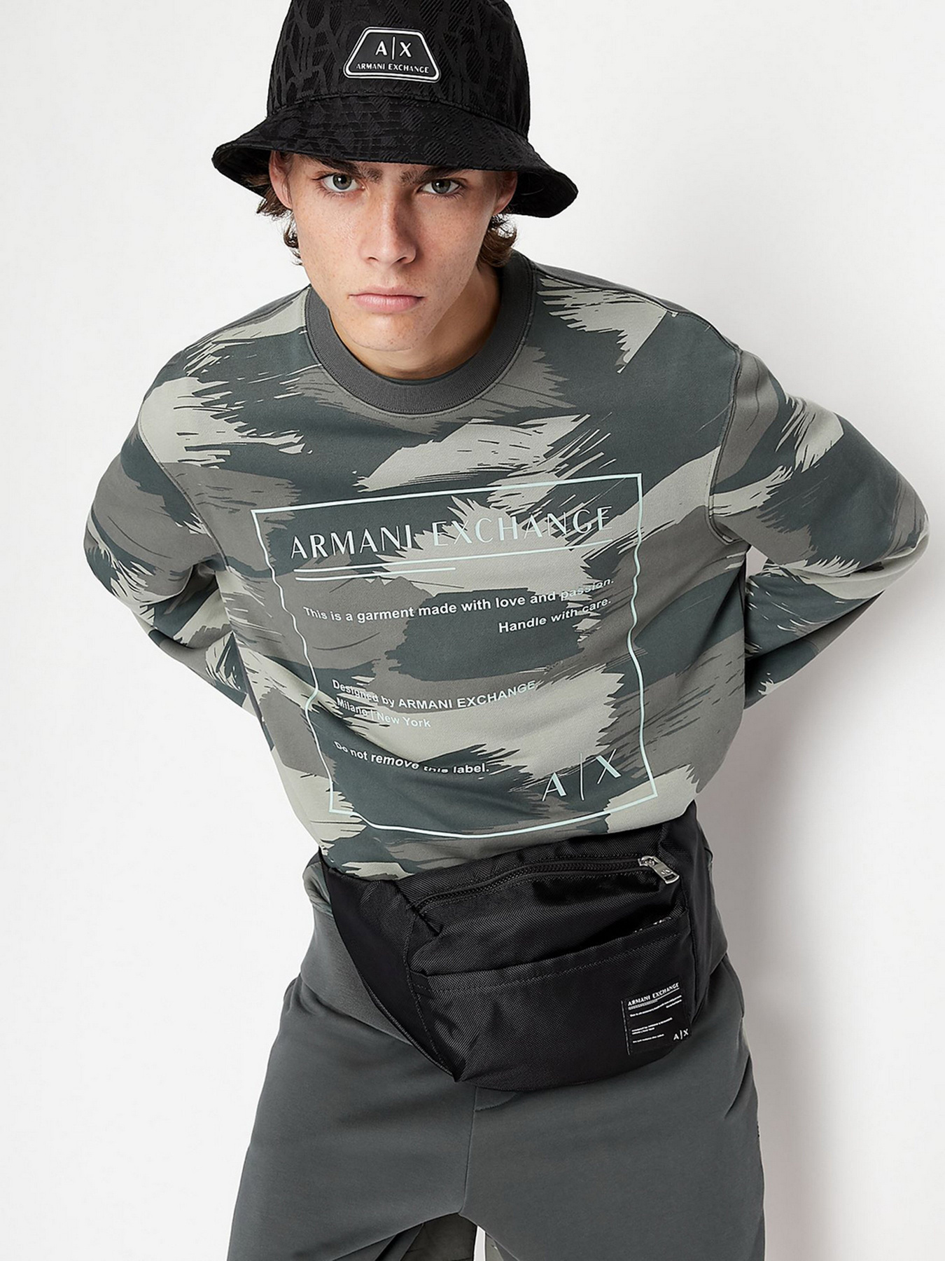 Світшот Armani Exchange модель 3LZMHB-ZJEFZ-25BE Світшот Armani Exchange модель 3LZMHB-ZJEFZ-25BE Фото