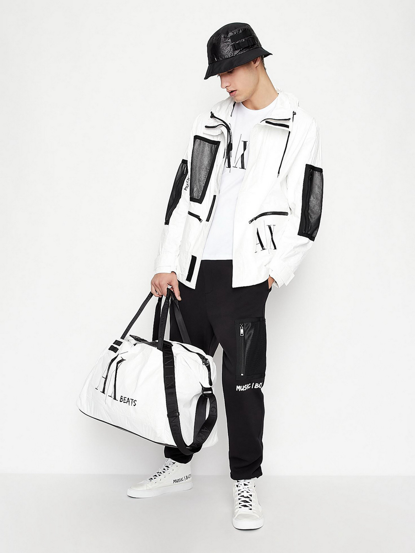 Футболка Armani Exchange модель 3LZTCZ-ZJE6Z-1100 Фото