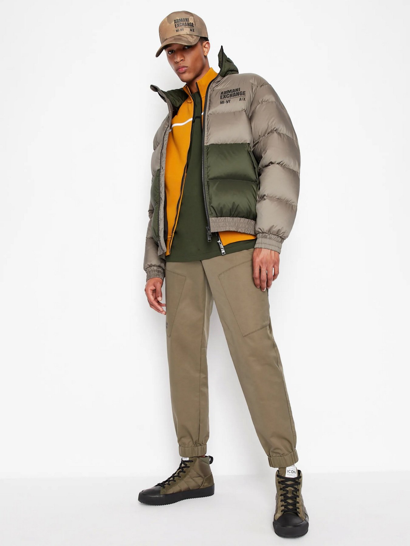 Пуховик Armani Exchange модель 6LZB02-ZNUQZ-2845 Фото