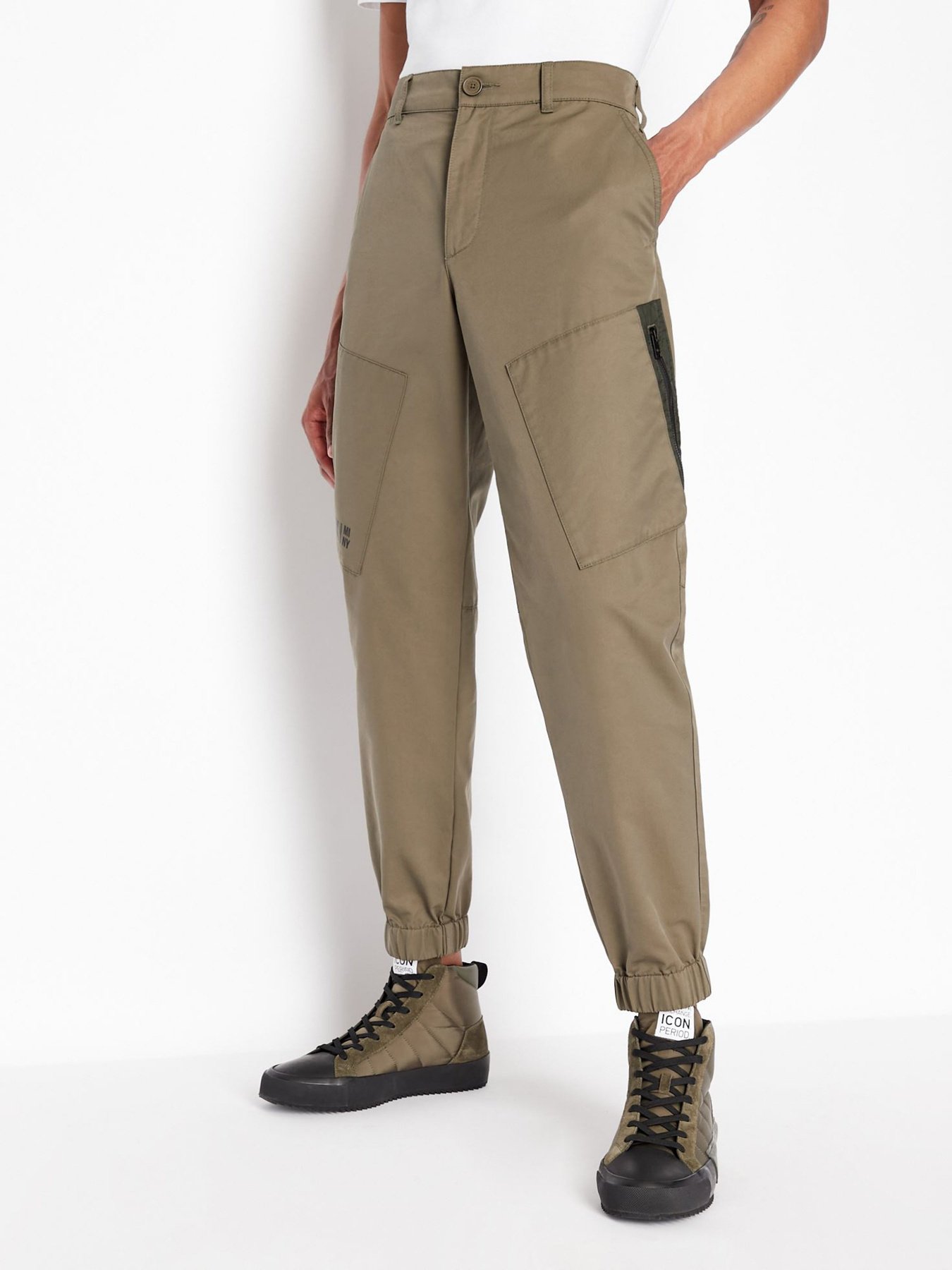 Джоггеры Armani Exchange модель 6LZP01-ZNURZ-2879 Джоггеры Armani Exchange модель 6LZP01-ZNURZ-2879 Фото