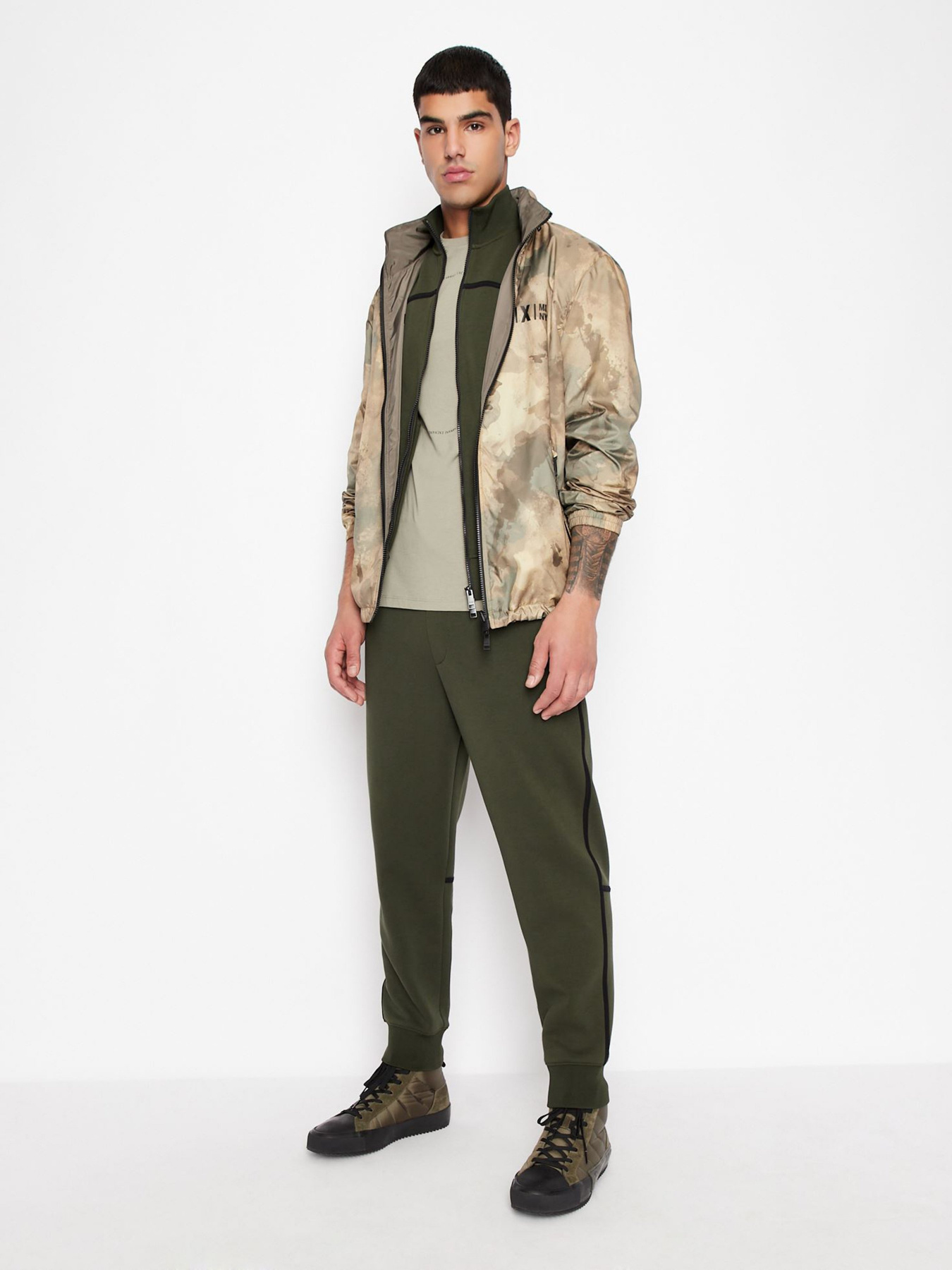 Футболки і поло Armani Exchange модель 6LZTAC-ZJGCZ-1836 Футболки і поло Armani Exchange модель 6LZTAC-ZJGCZ-1836 Фото