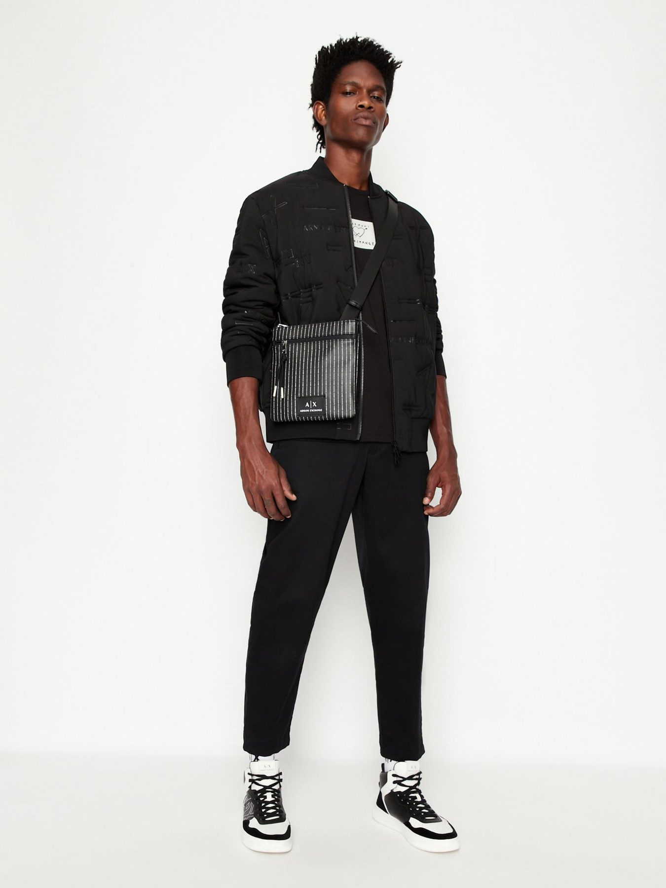 Футболка Armani Exchange модель 6LZTHP-ZJBVZ-1200 Фото