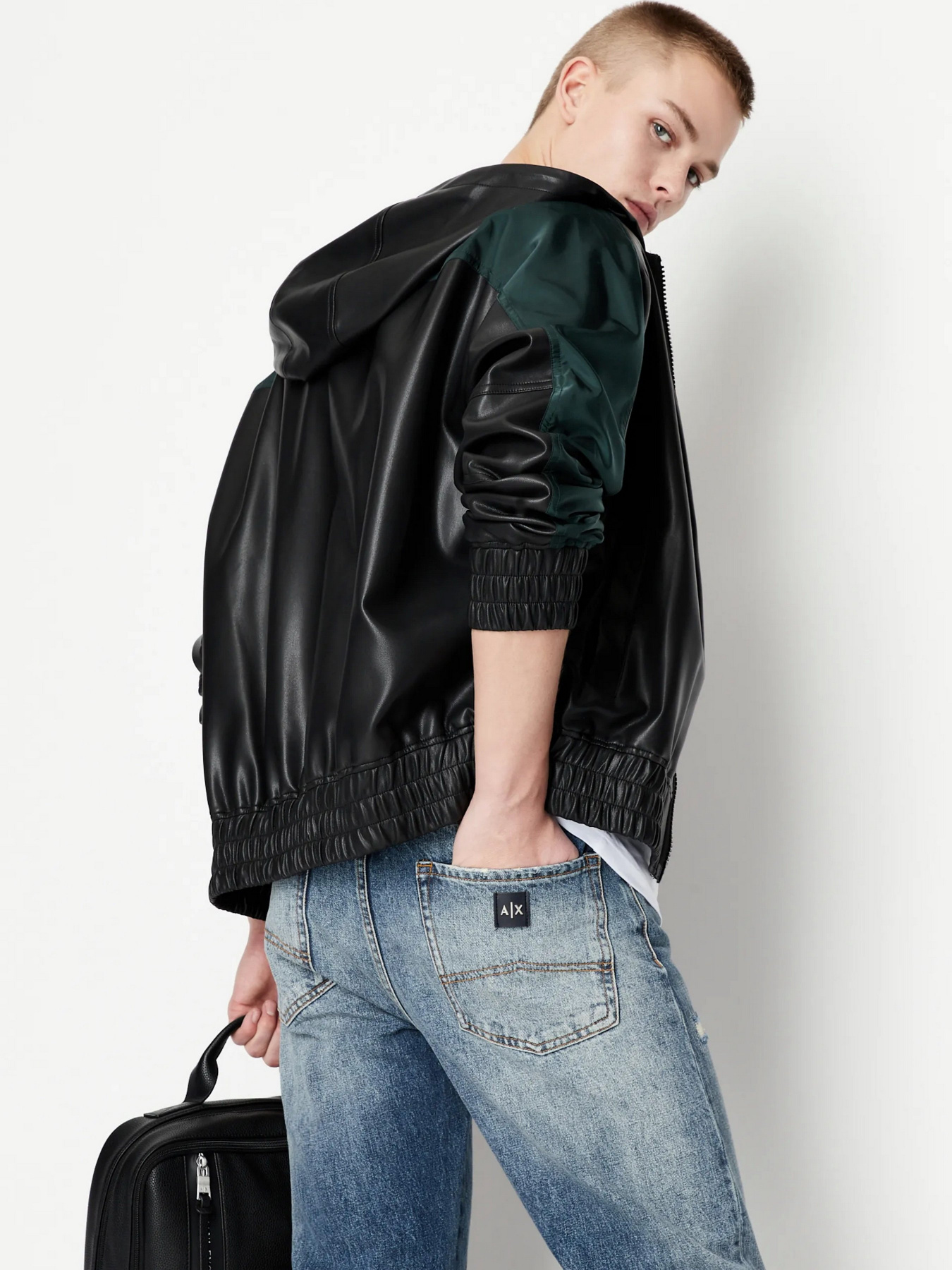 Прямые джинсы Armani Exchange модель 3RZJ24-Z1UQZ-1500 Фото