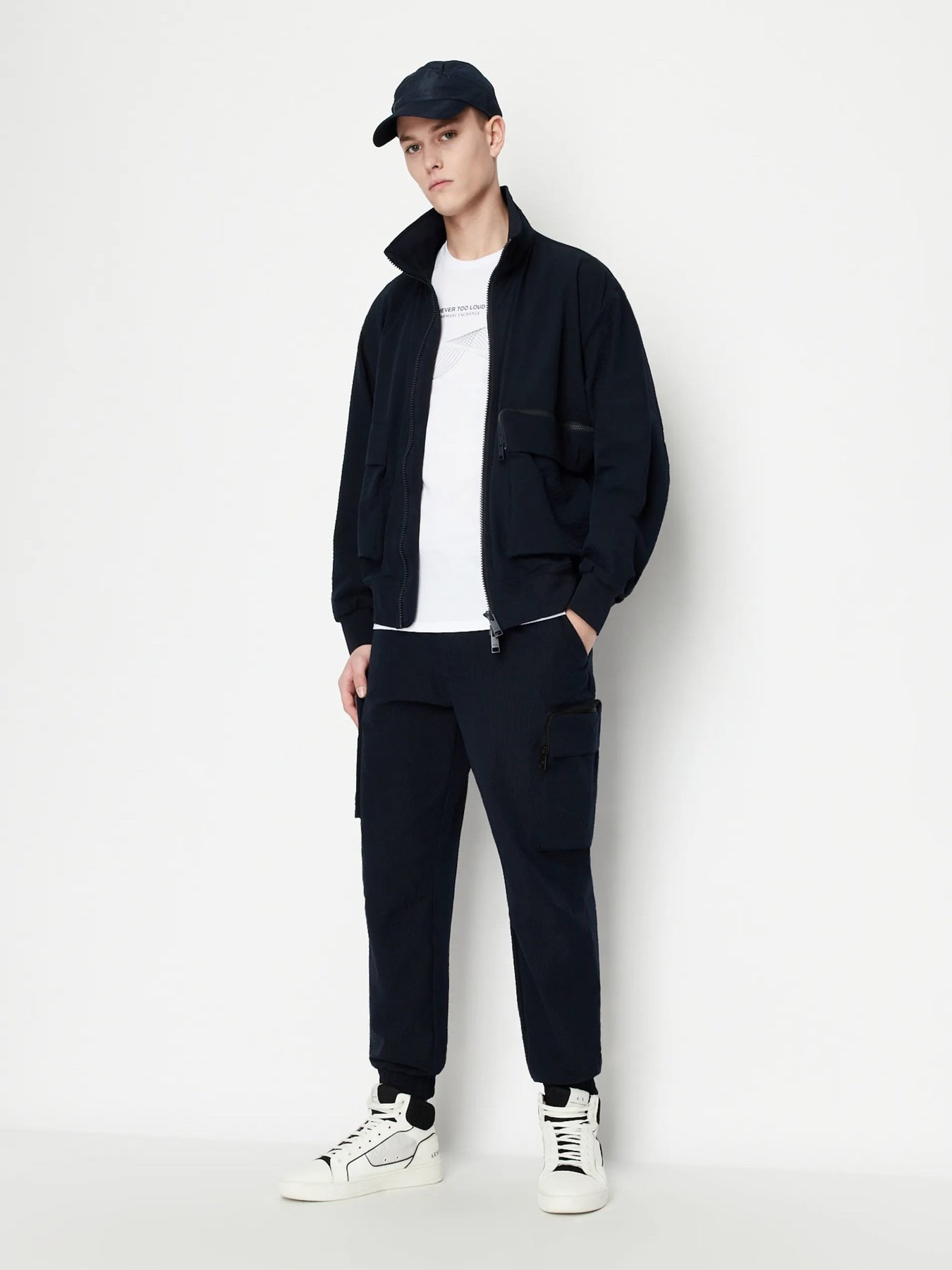 Футболка Armani Exchange модель 3RZTJK-ZJH4Z-1100 Фото