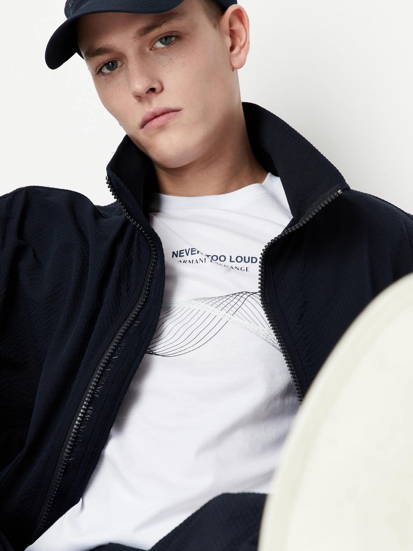 Футболка Armani Exchange модель 3RZTJK-ZJH4Z-1100 Фото