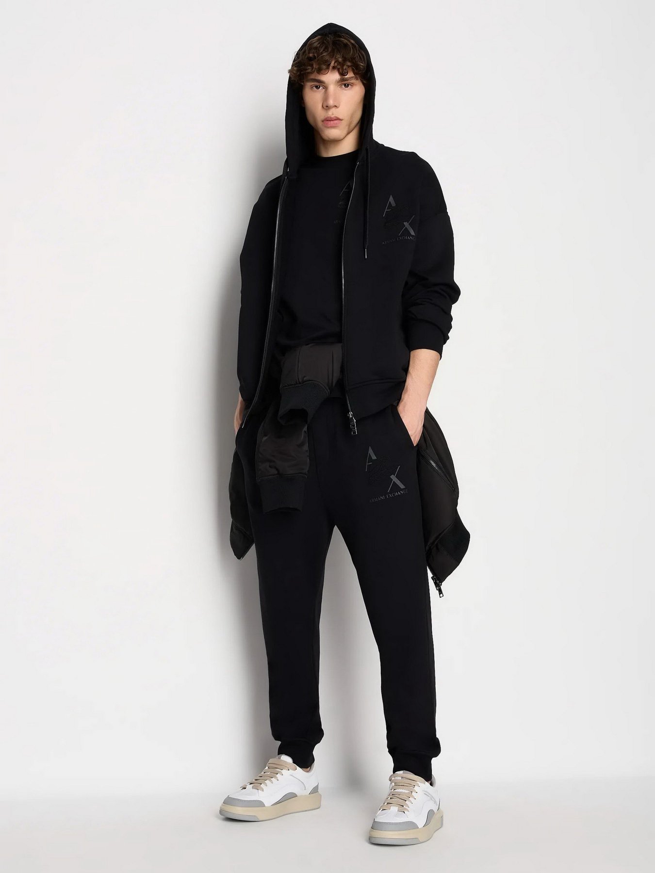 Футболка Armani Exchange модель 6RZTAM-ZJ9TZ-1200 Фото