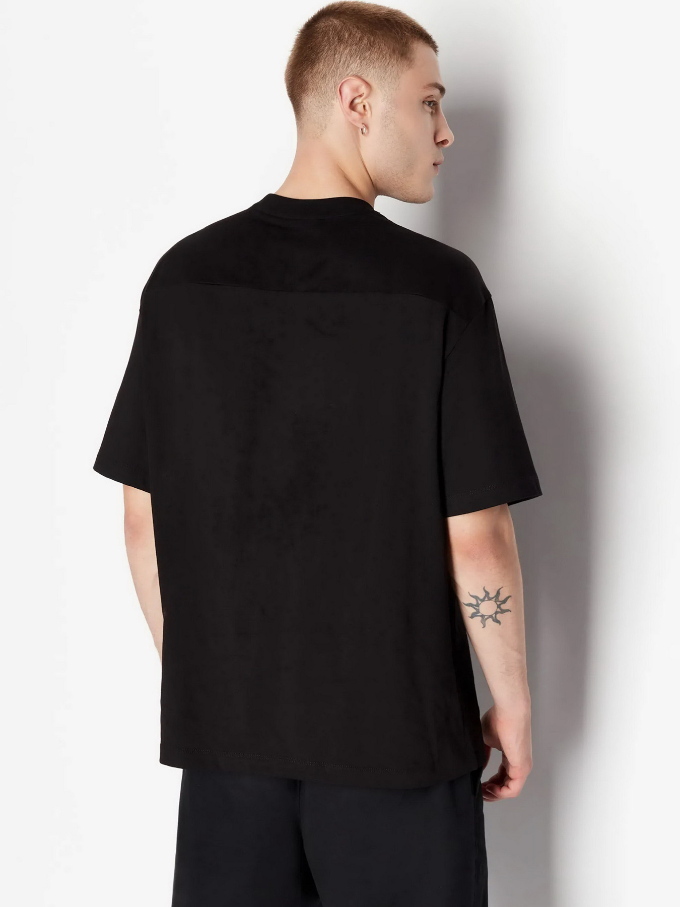 Футболка Armani Exchange We beats as one модель 6RZMHM-ZJDHZ-1200 Фото