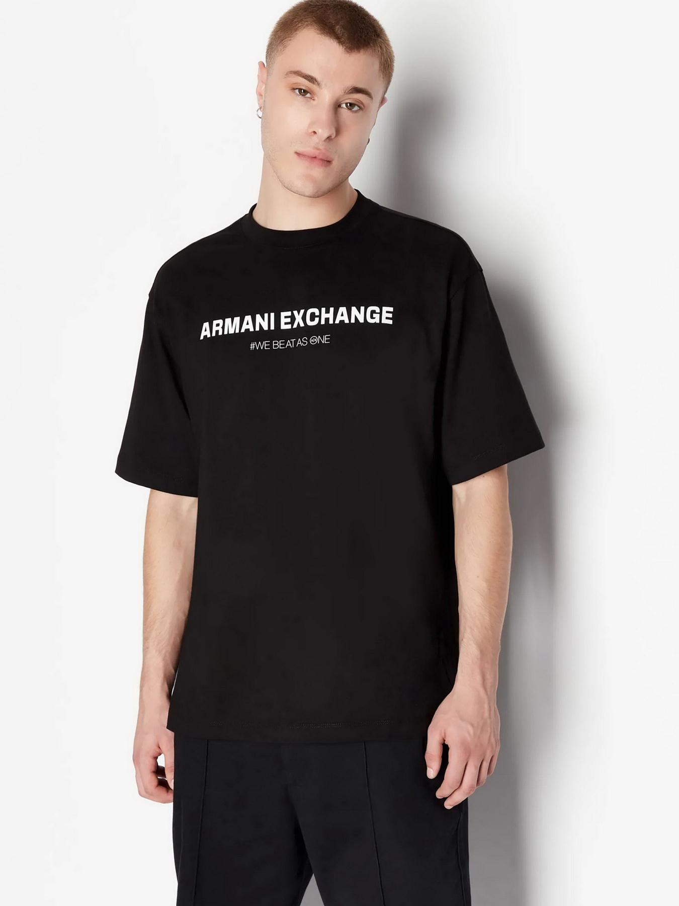 Футболка Armani Exchange We beats as one модель 6RZMHM-ZJDHZ-1200 Фото