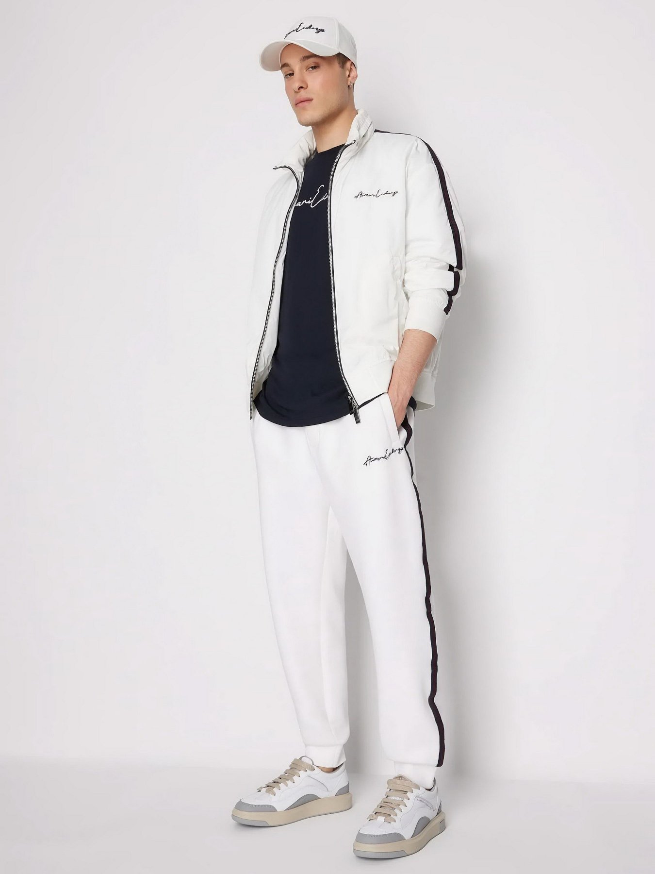 Штаны спортивные Armani Exchange модель 6RZPLD-ZJZGZ-1116 Фото