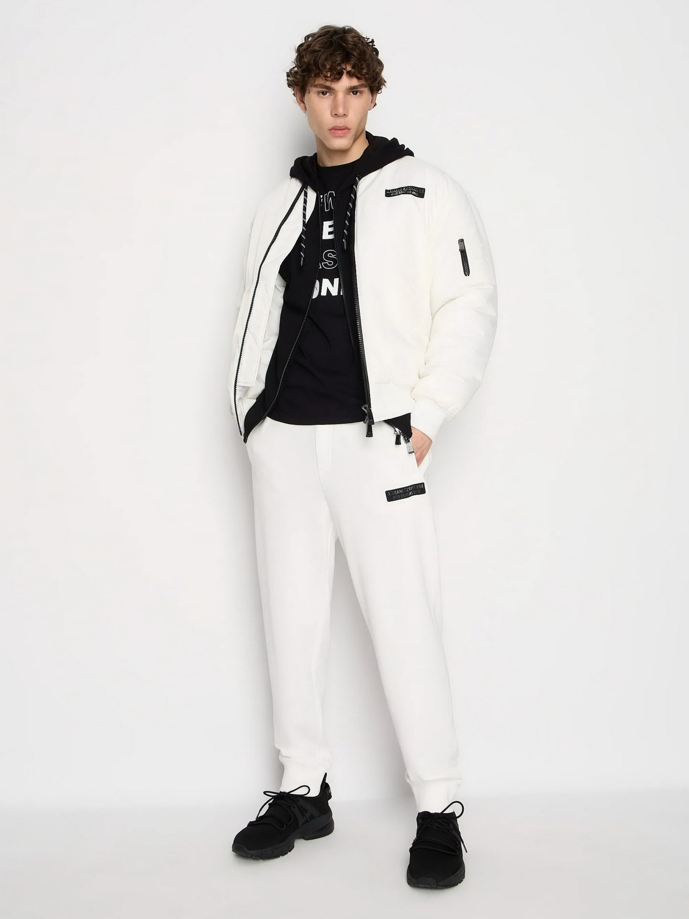 Футболка Armani Exchange We beats as one модель 6RZTHD-ZJ8EZ-1200 Фото