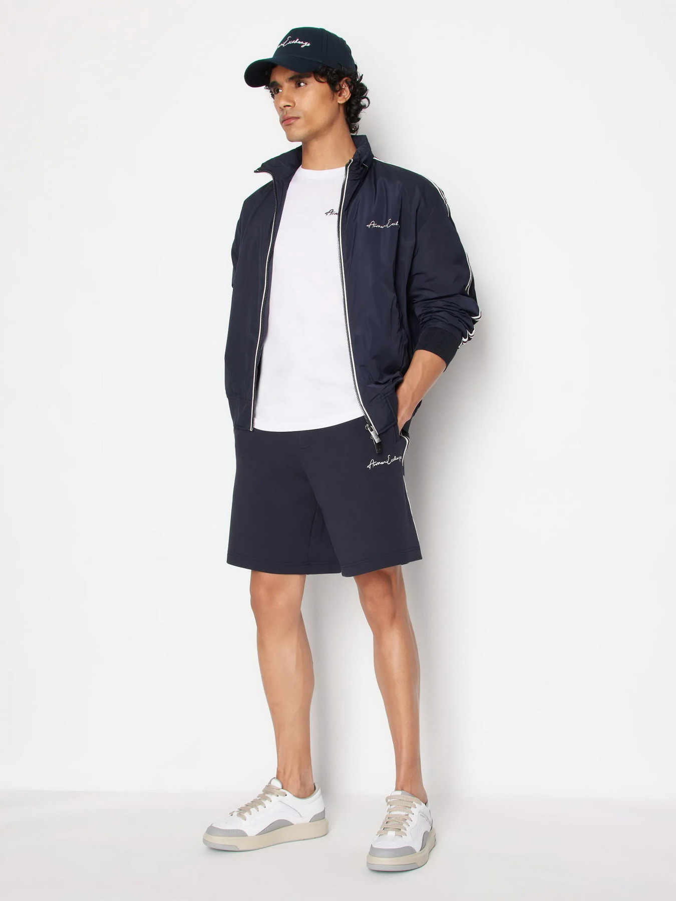 Футболка Armani Exchange модель 6RZTLN-ZJ9AZ-1100 Фото