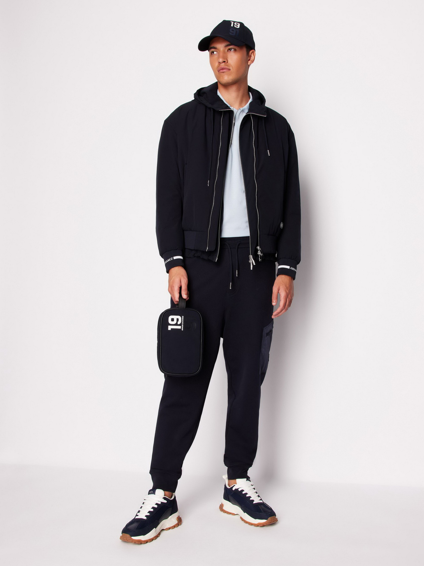 Штаны спортивные Armani Exchange модель 3DZPLK-ZJ4XZ-1583 Штаны спортивные Armani Exchange модель 3DZPLK-ZJ4XZ-1583 Фото