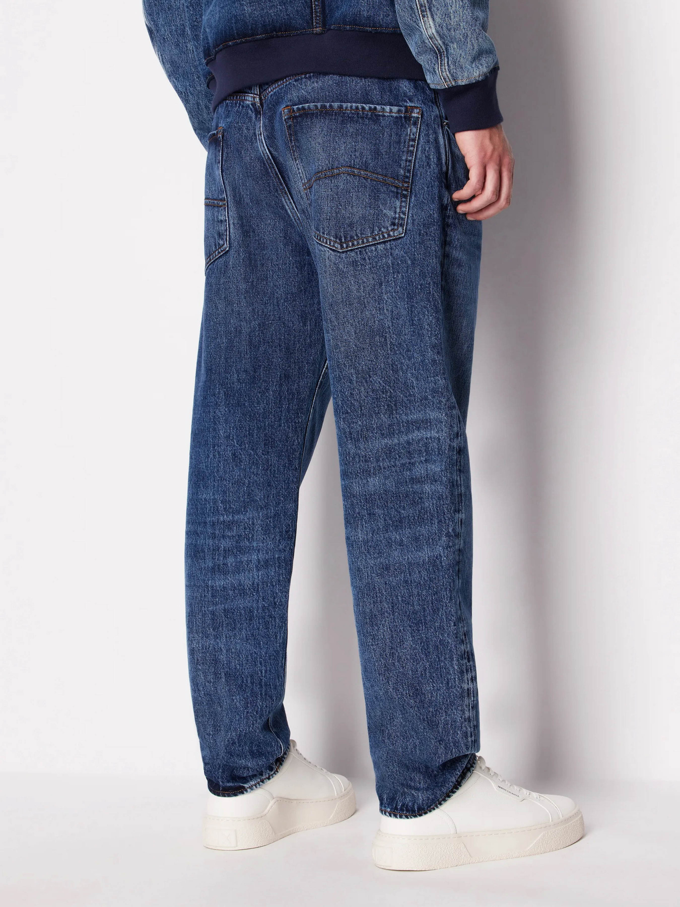 Зауженные джинсы Armani Exchange модель 3DZJ82-Z1Y4Z-1500 Фото