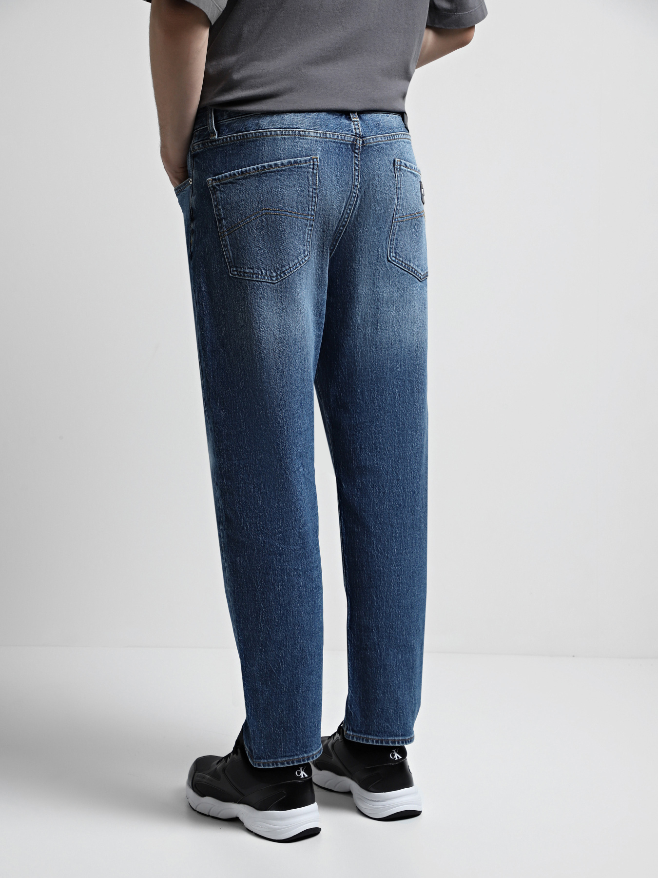 Прямые джинсы Armani Exchange модель 6DZJ71-Z1RSZ-1500 Фото