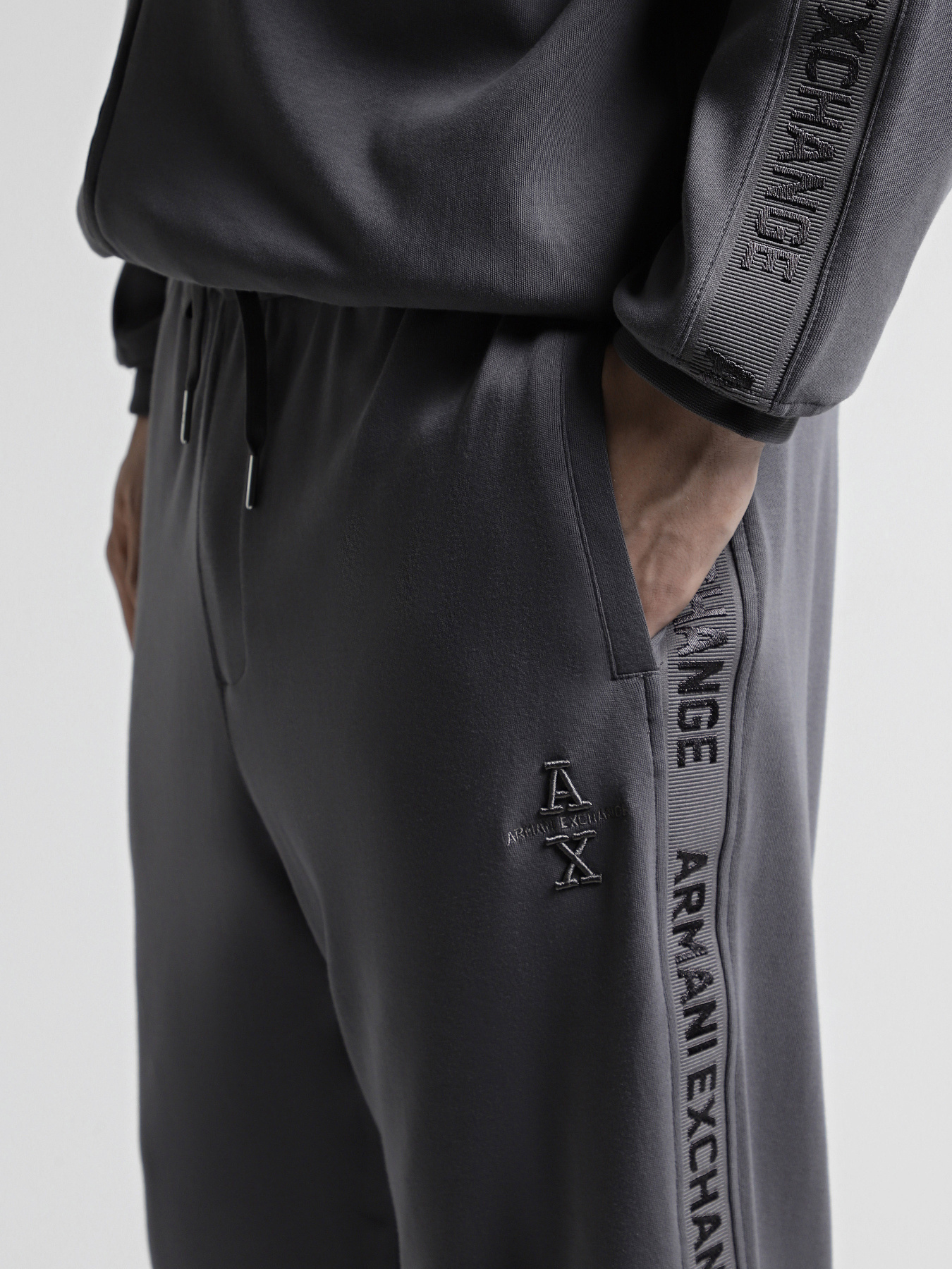 Штаны спортивные Armani Exchange модель 6DZPLC-ZJNNZ-19AA Фото