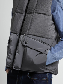 Утепленный жилет Armani Exchange модель 6DZQL5-ZN5JZ-19AA Фото