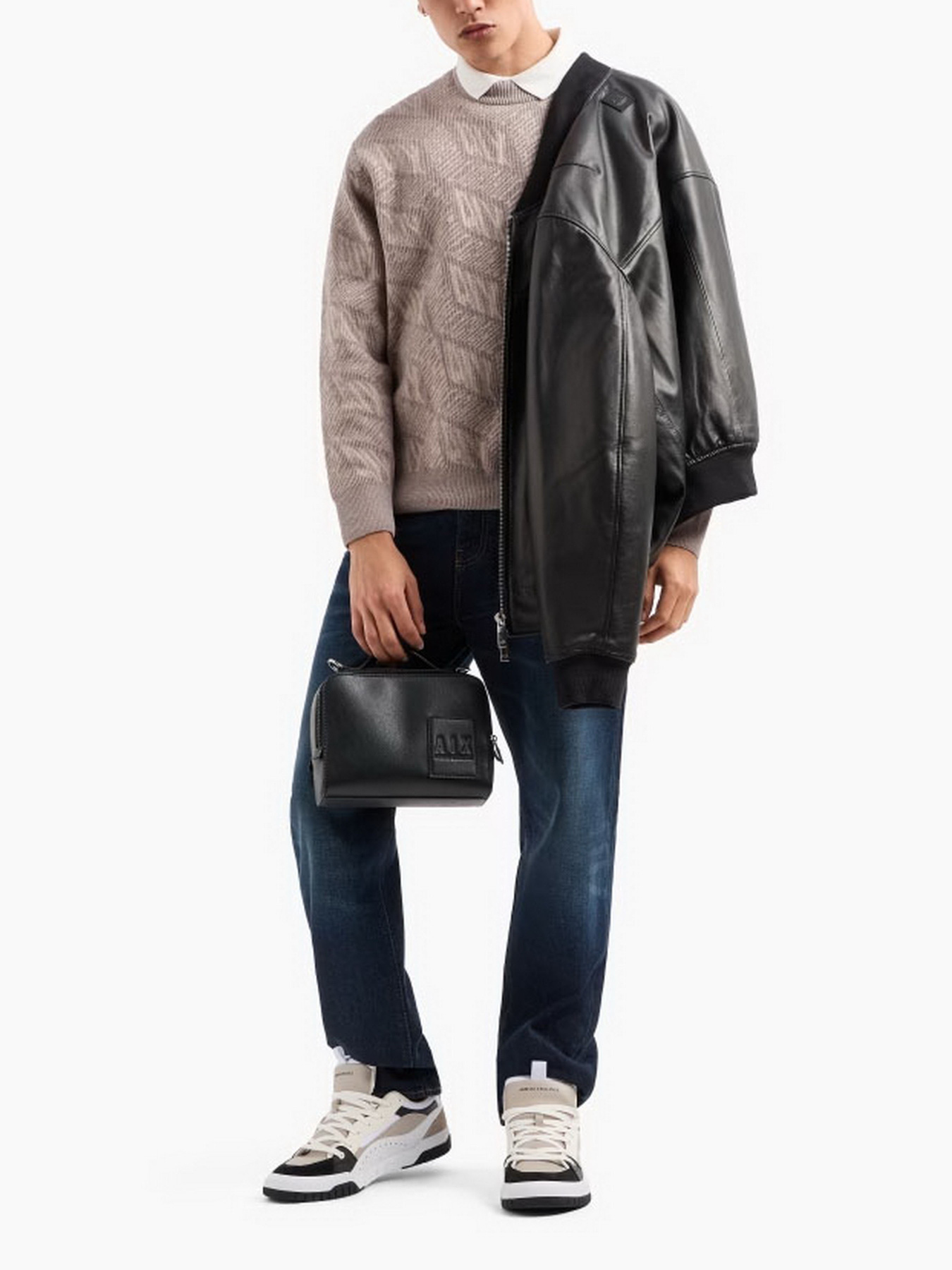 Зауженные джинсы Armani Exchange модель 6DZJ13-Z1RQZ-1500 Зауженные джинсы Armani Exchange модель 6DZJ13-Z1RQZ-1500 Фото