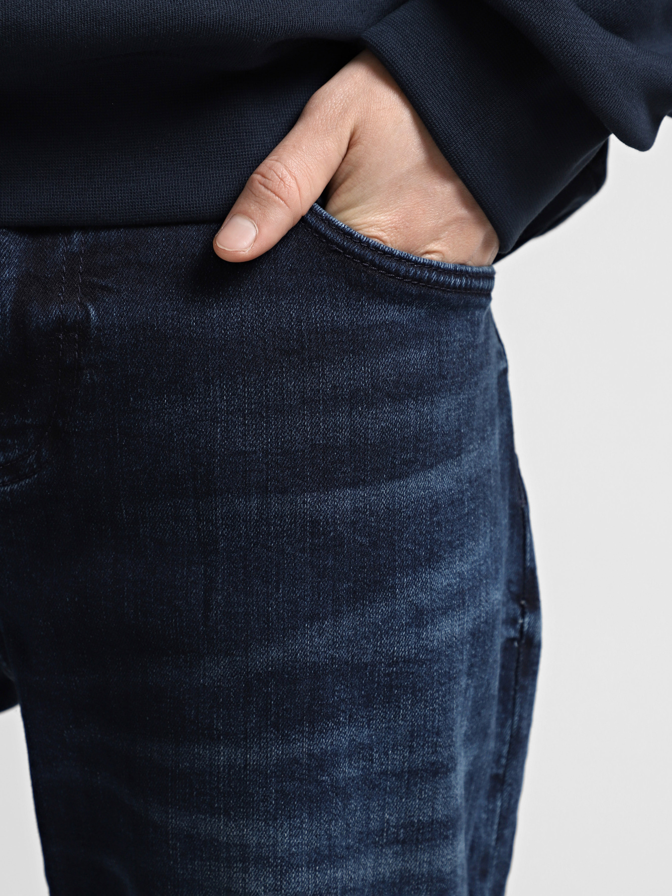 Зауженные джинсы Armani Exchange модель 6DZJ13-Z1TCZ-1500 Фото