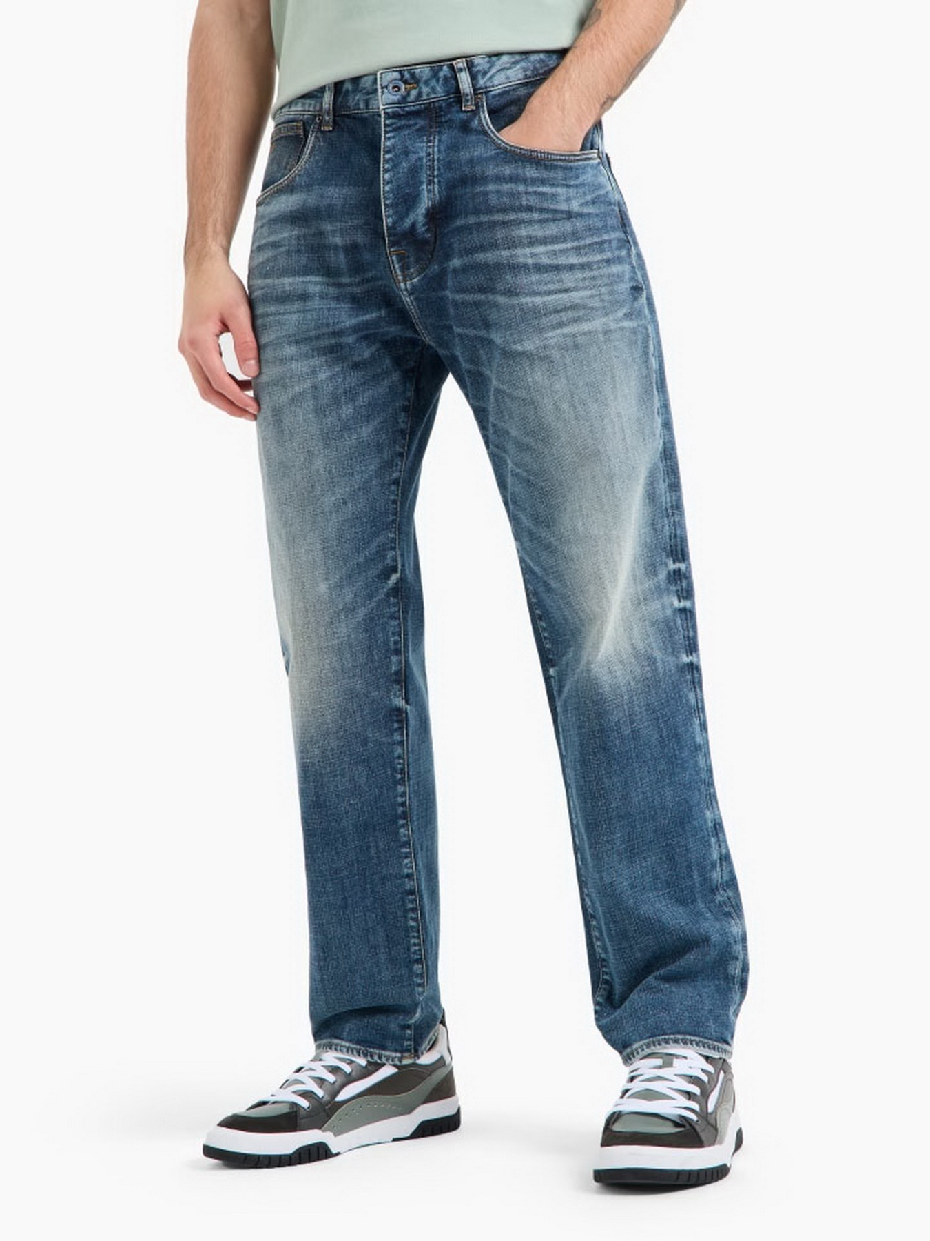 Прямые джинсы Armani Exchange модель 6DZJ82-Z1TUZ-1500 Прямые джинсы Armani Exchange модель 6DZJ82-Z1TUZ-1500 Фото