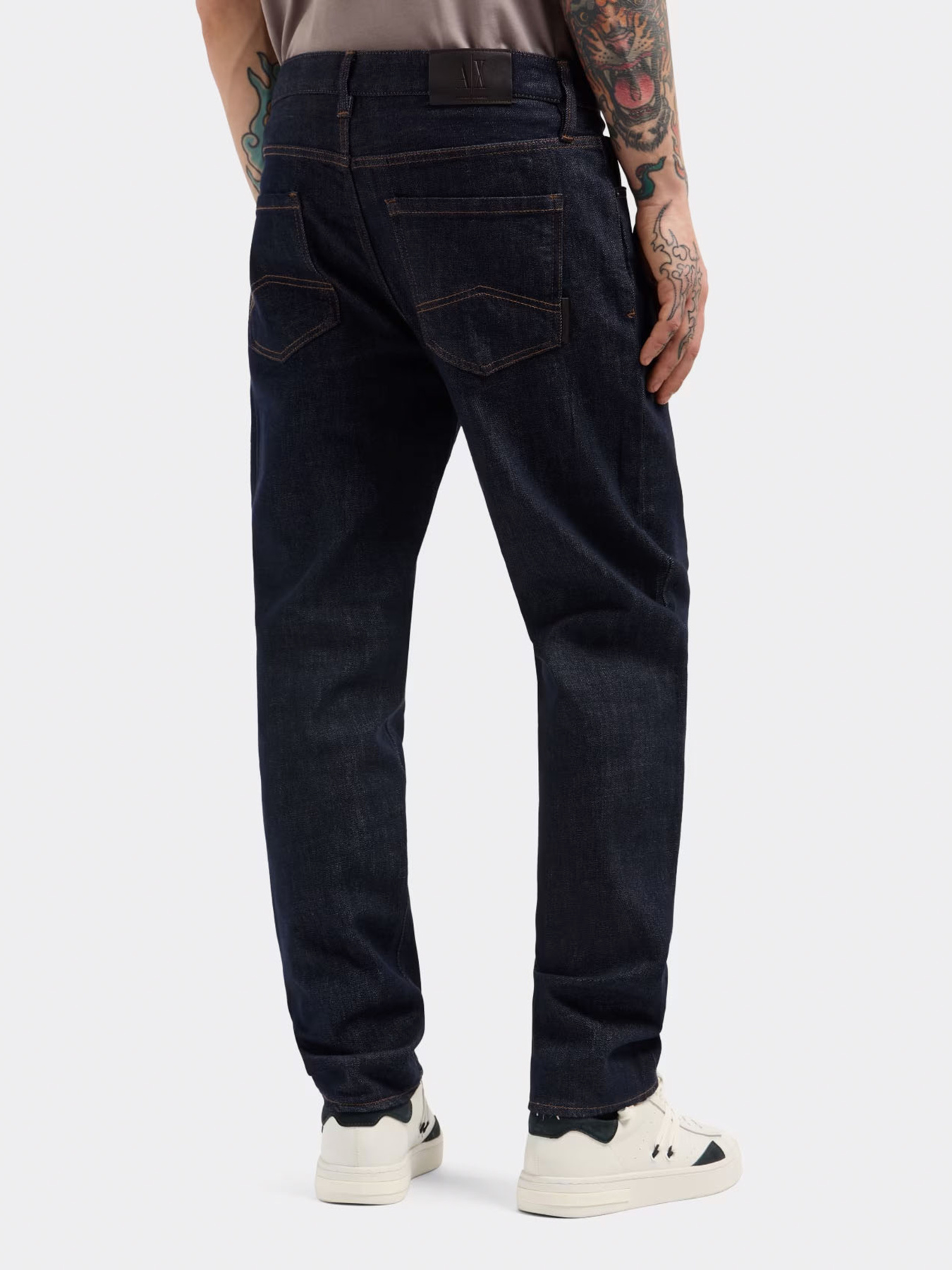 Зауженные джинсы Armani Exchange модель XM000049-AF12284-MB001 Зауженные джинсы Armani Exchange модель XM000049-AF12284-MB001 Фото