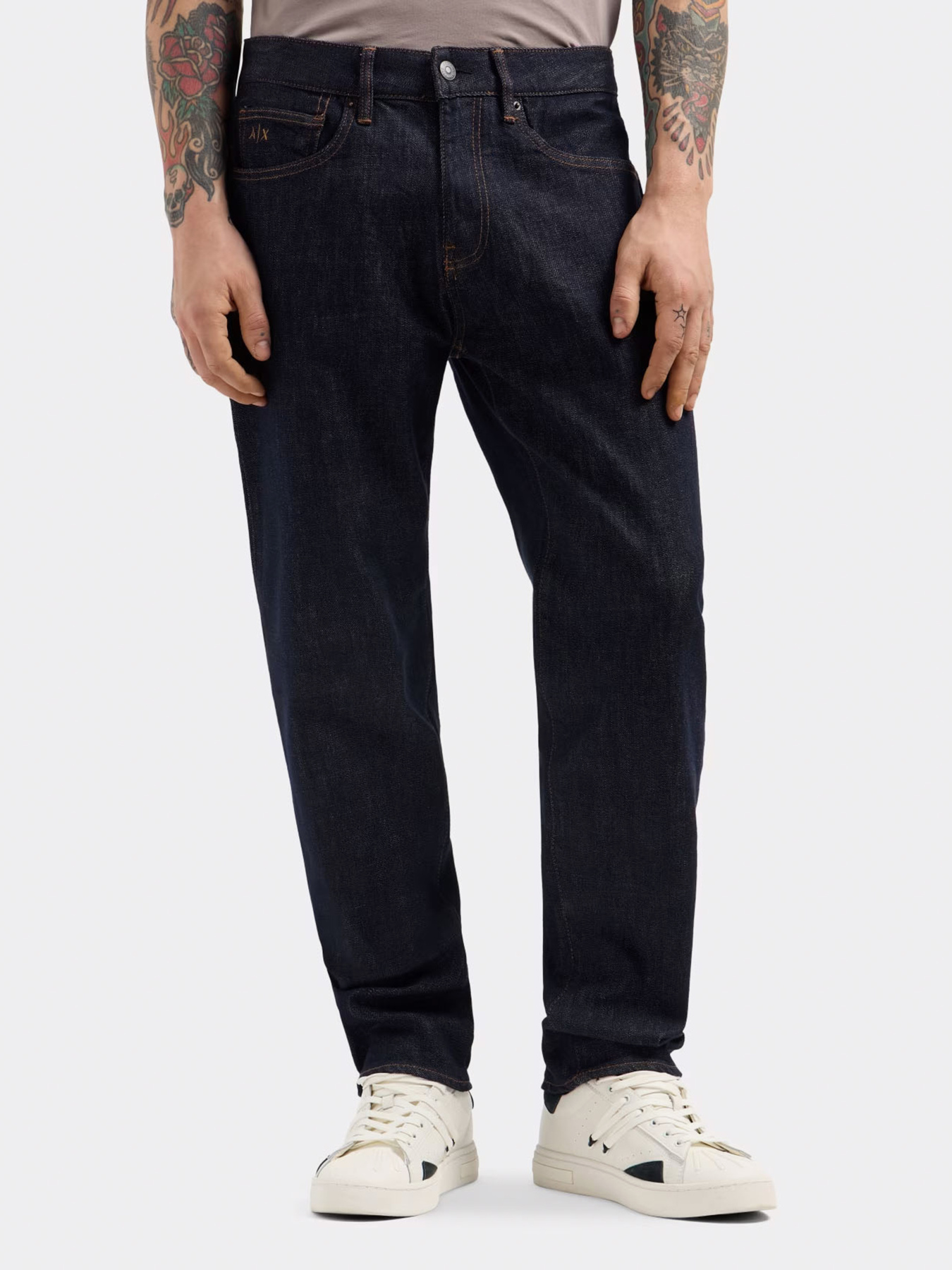 Зауженные джинсы Armani Exchange модель XM000049-AF12284-MB001 Зауженные джинсы Armani Exchange модель XM000049-AF12284-MB001 Фото