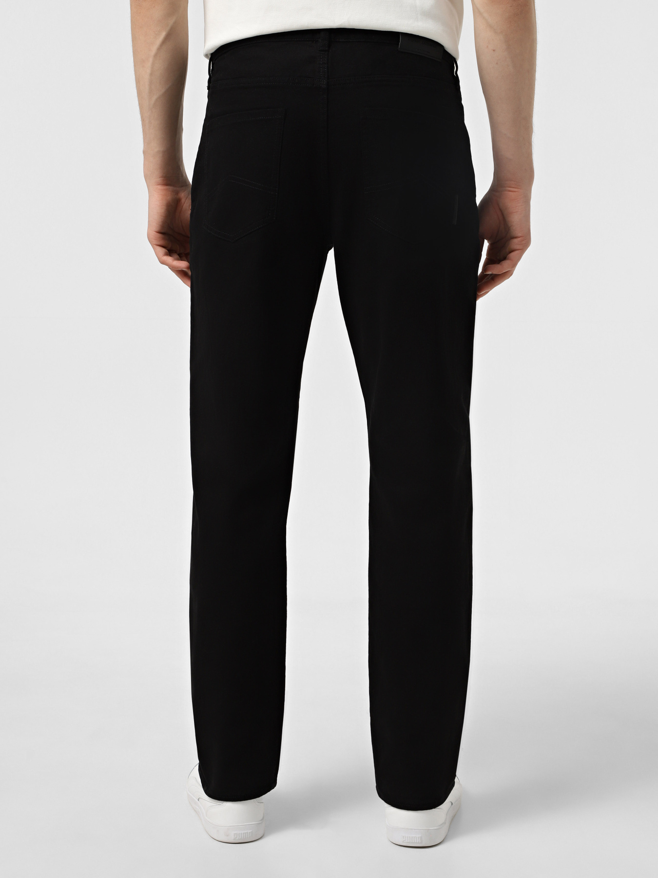 Завужені джинси Armani Exchange модель XM000049-AF14267-UC001 Завужені джинси Armani Exchange модель XM000049-AF14267-UC001 Фото