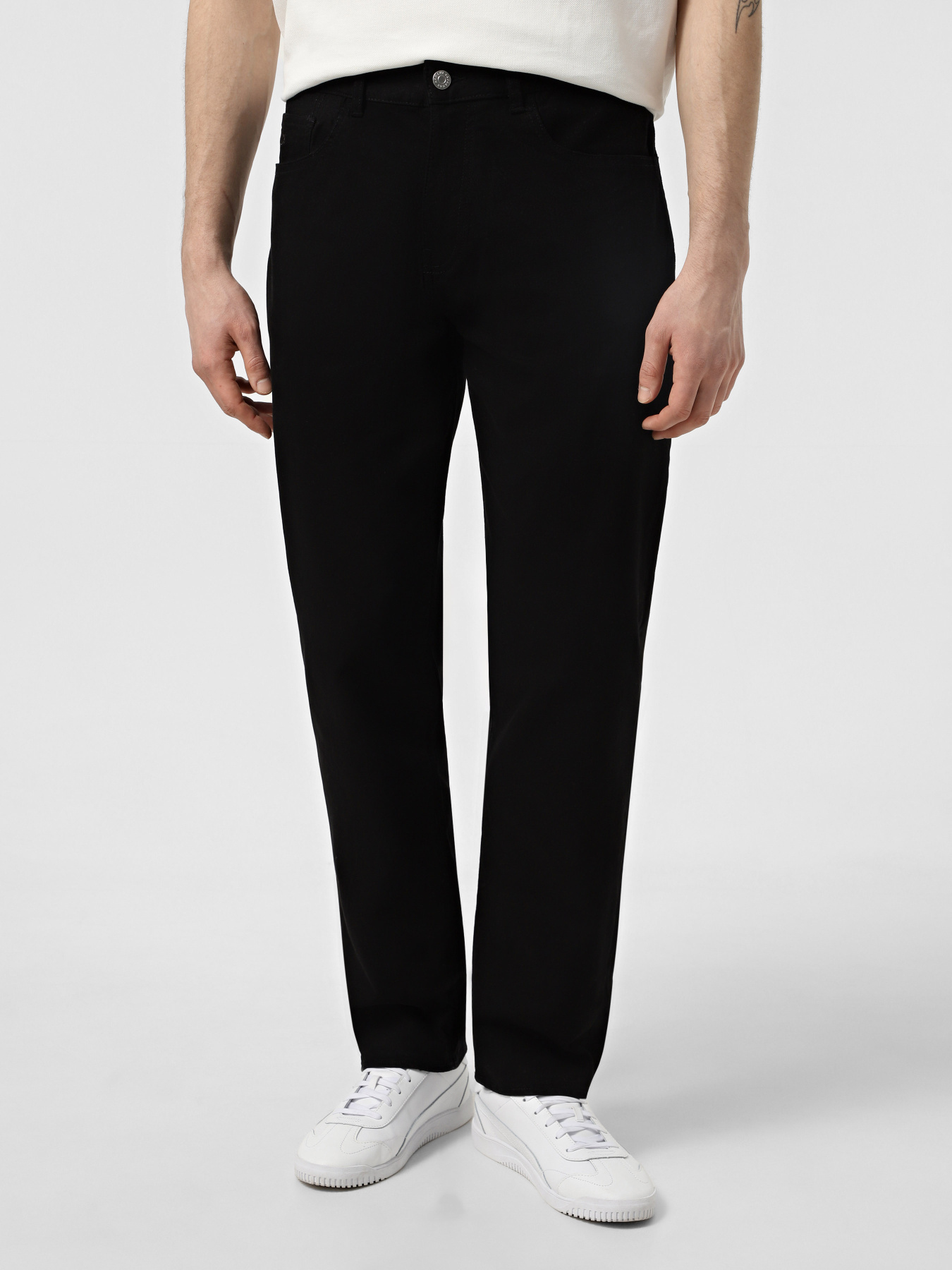 Завужені джинси Armani Exchange модель XM000049-AF14267-UC001 Завужені джинси Armani Exchange модель XM000049-AF14267-UC001 Фото