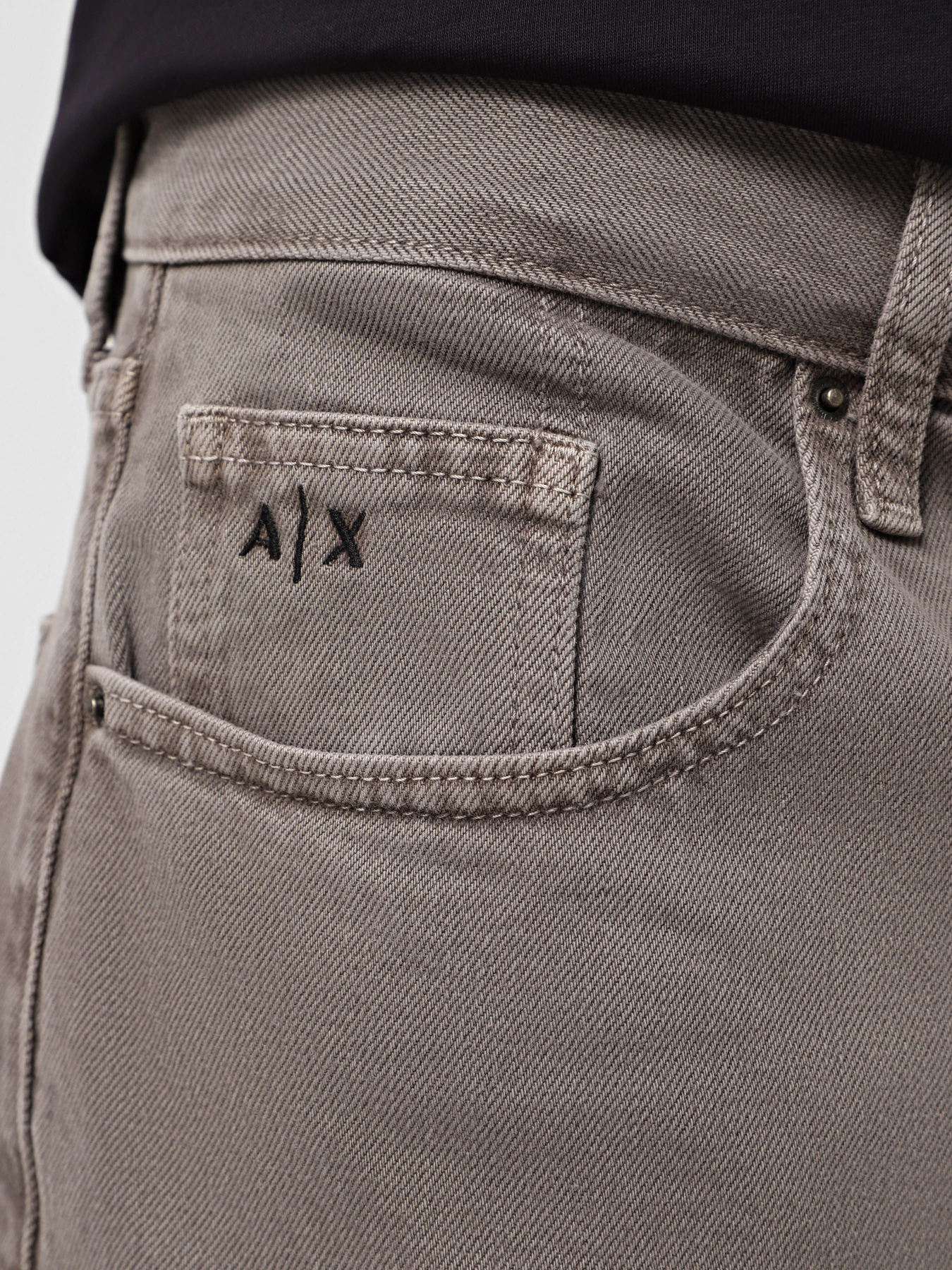 Шорты джинсовые Armani Exchange модель XM000073-AF13099-U8080 Фото