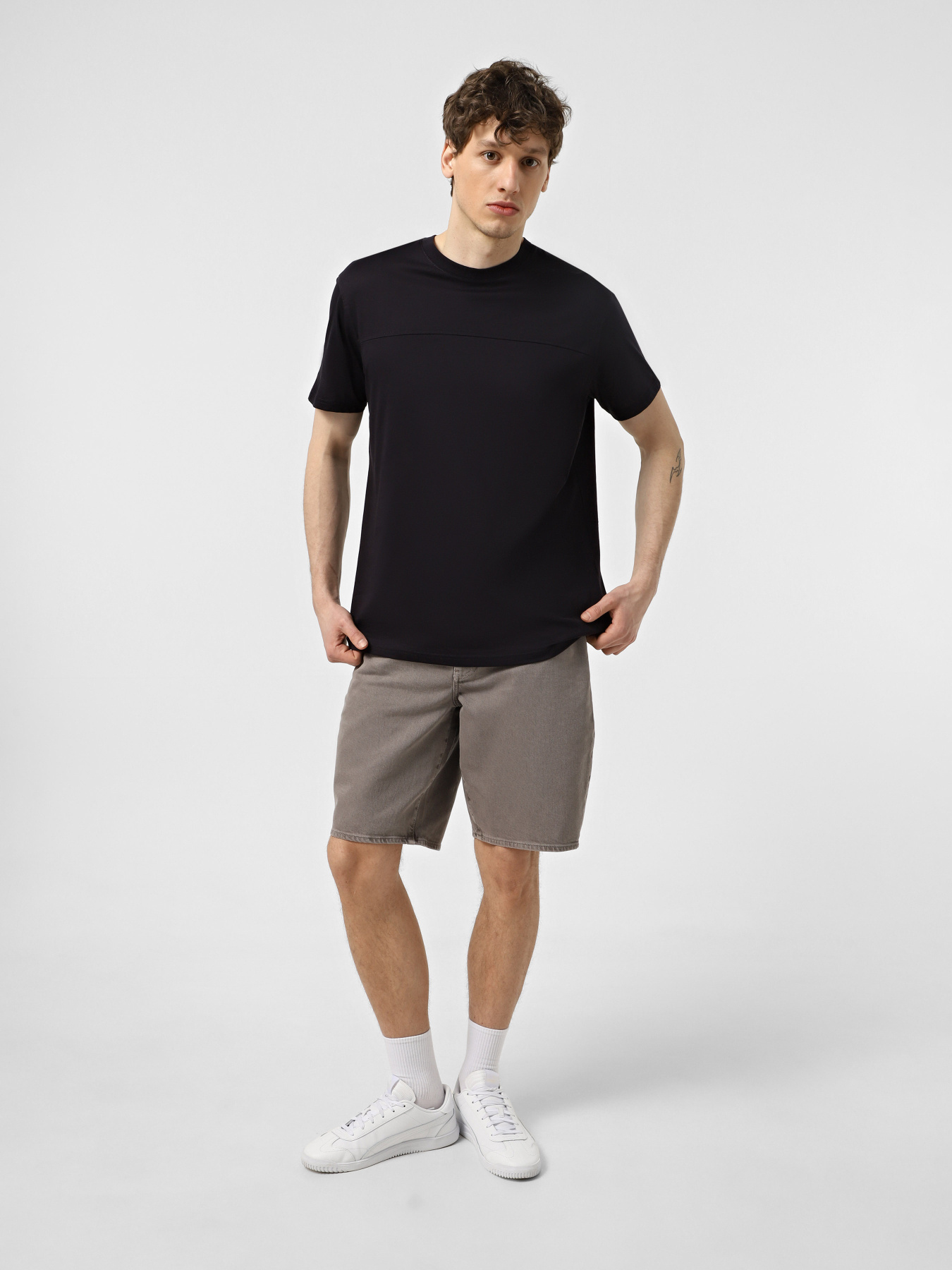 Джинсовые шорты Armani Exchange модель XM000073-AF13099-U8080 Джинсовые шорты Armani Exchange модель XM000073-AF13099-U8080 Фото