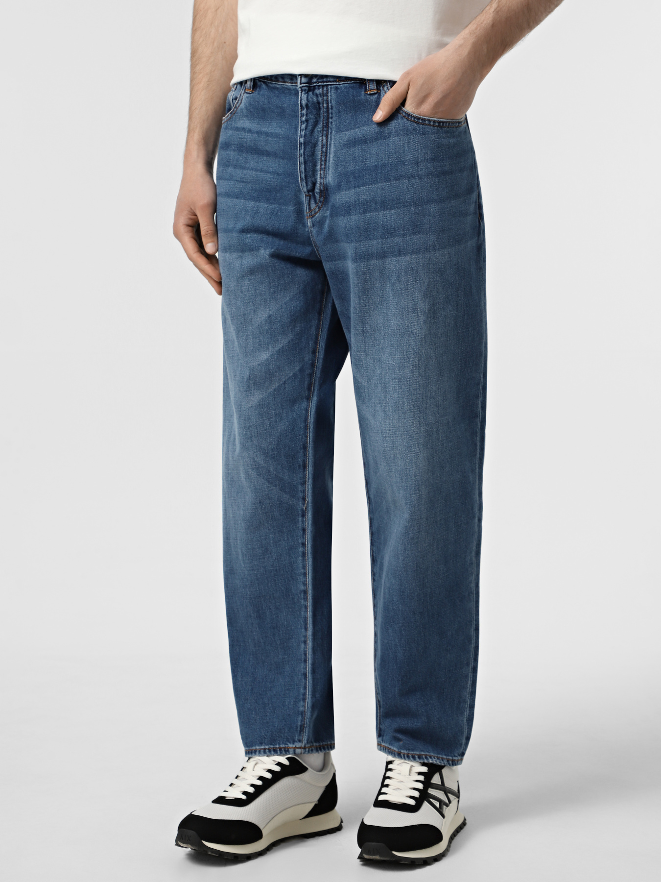 Зауженные джинсы Armani Exchange модель XM000072-AF13362-MB002 Фото