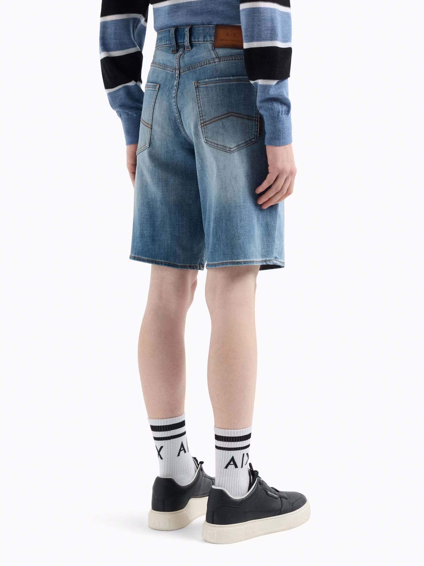 Джинсовые шорты Armani Exchange модель XM000073-AF13331-MB001 Джинсовые шорты Armani Exchange модель XM000073-AF13331-MB001 Фото