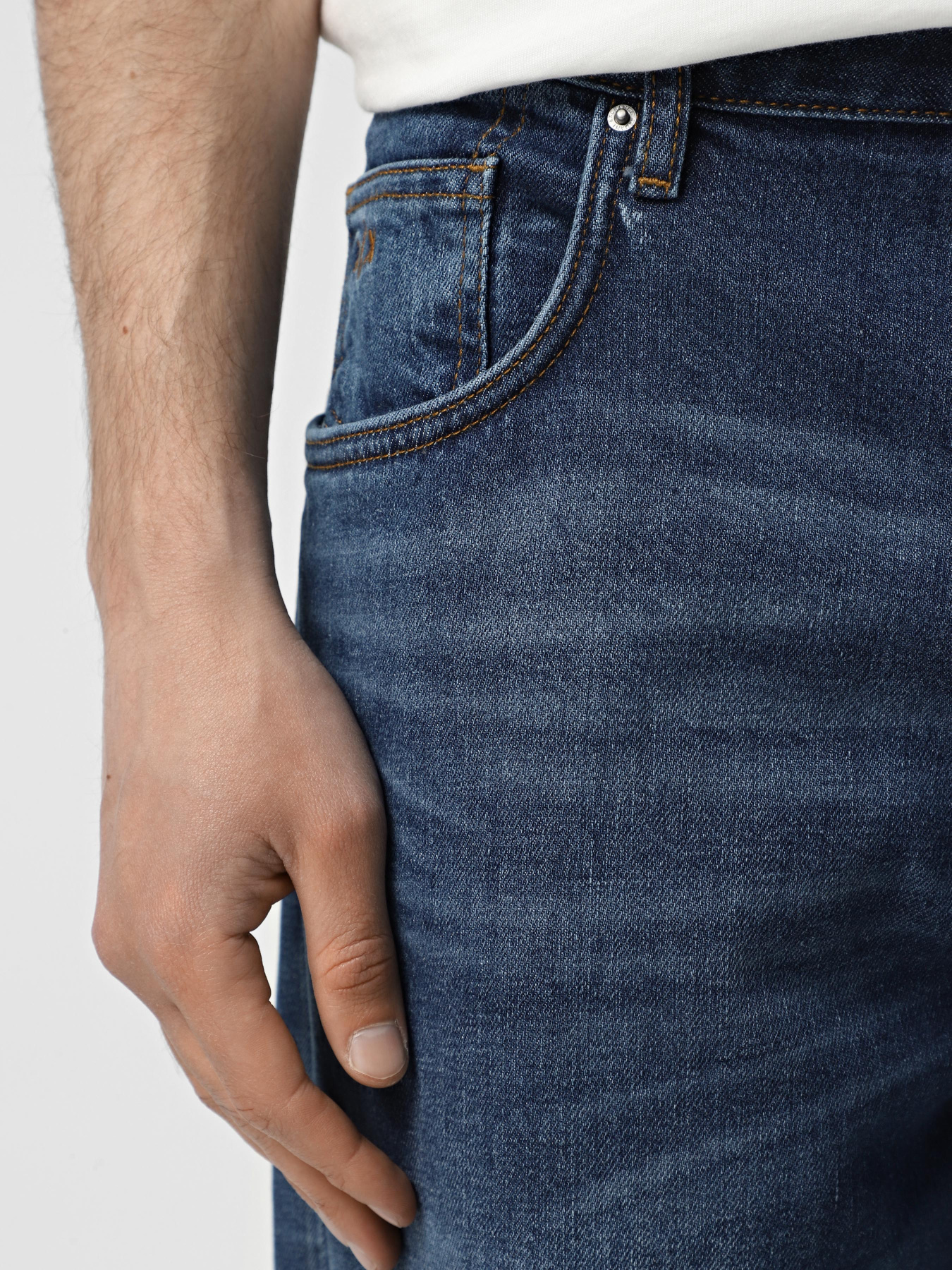 Прямі джинси Armani Exchange модель XM000075-AF13097-MB001 Фото