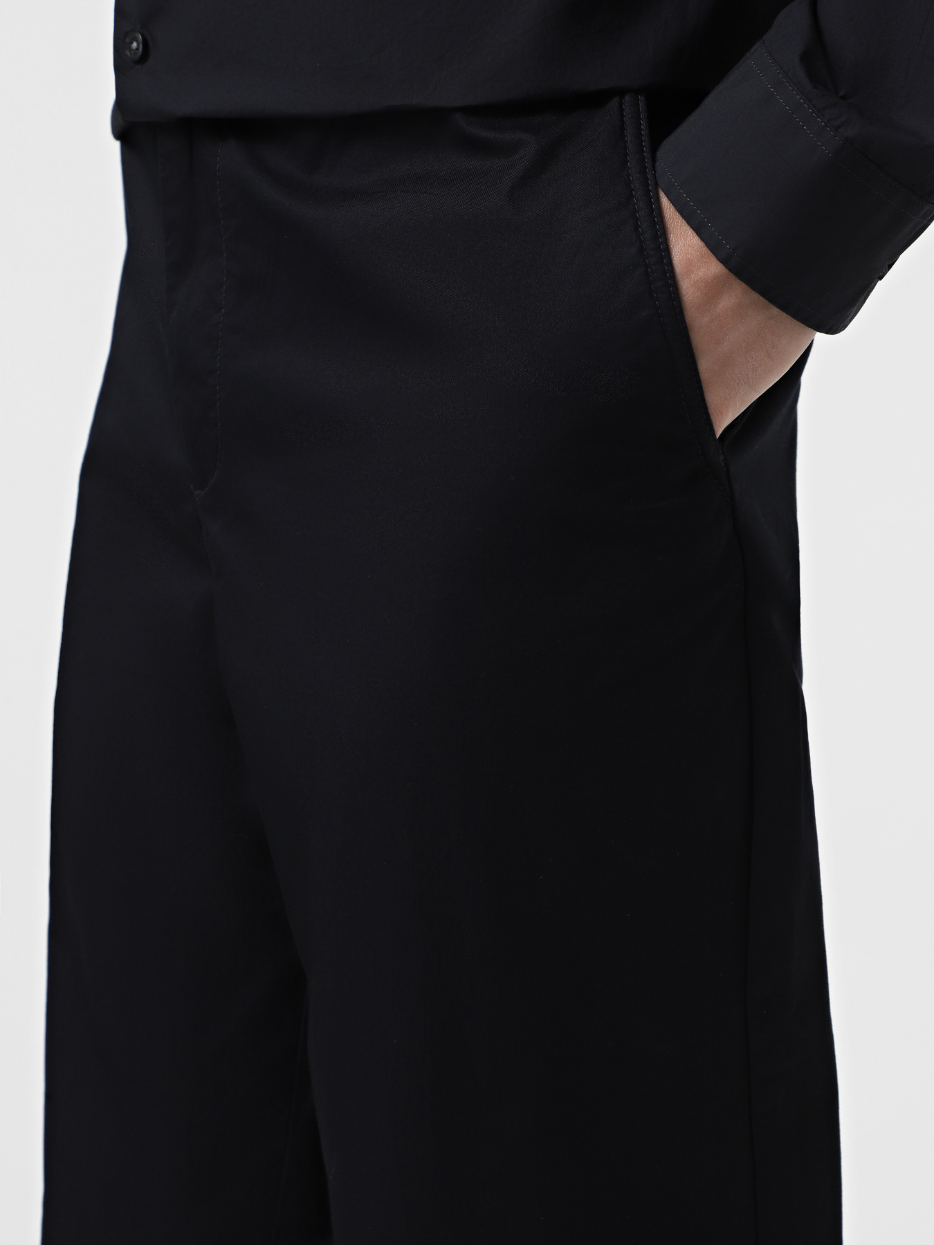 Брюки повседневные Armani Exchange Blue Edition модель XM000360-AF12307-UB101 Фото