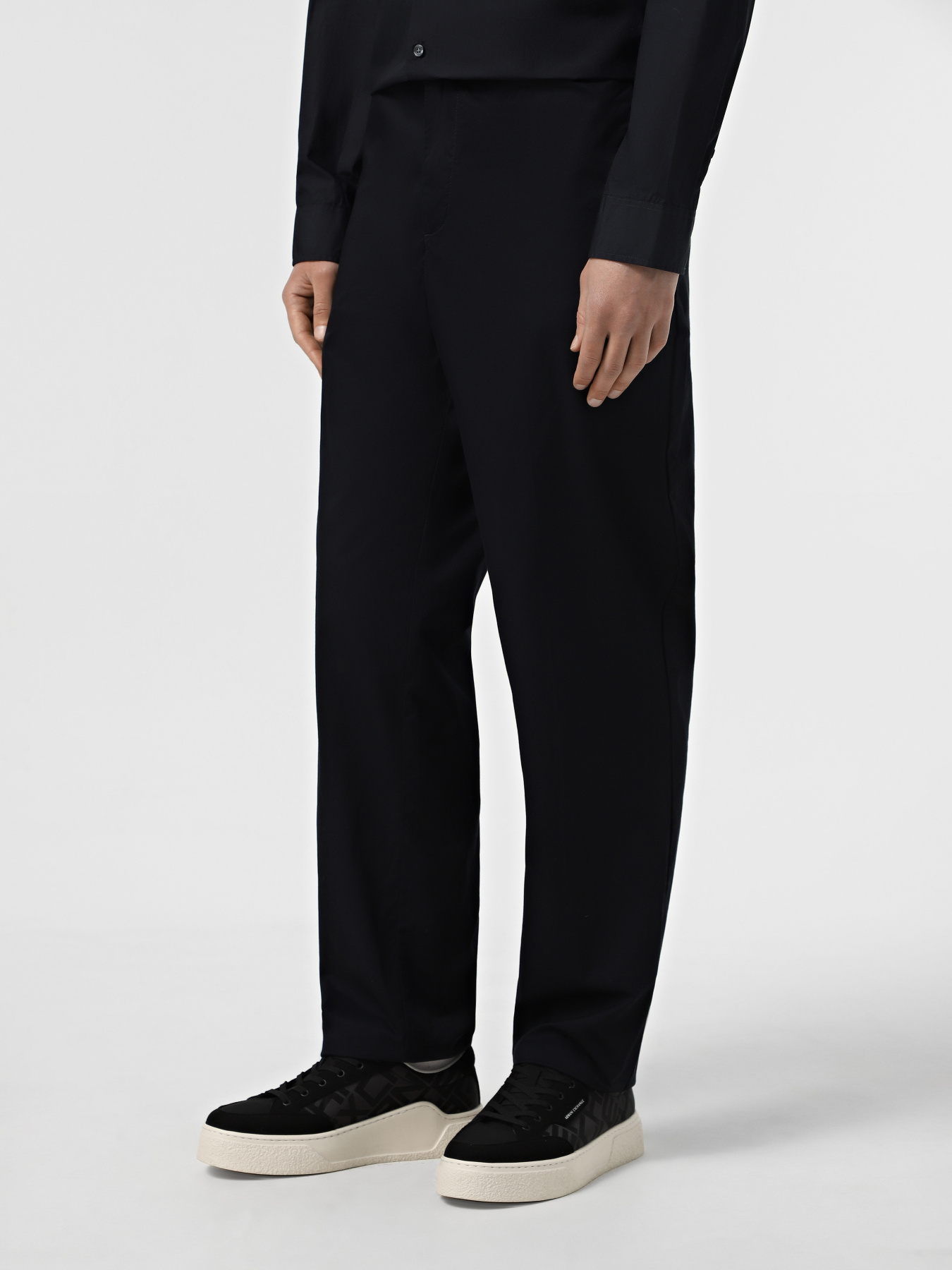 Брюки повседневные Armani Exchange Blue Edition модель XM000360-AF12307-UB101 Фото