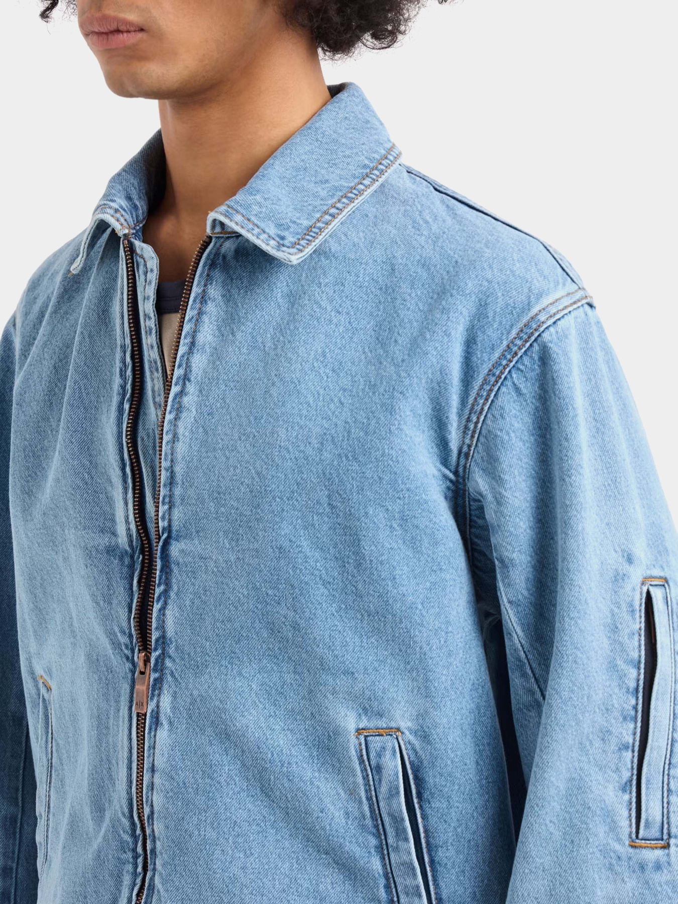 Джинсовая куртка Armani Exchange модель XM000383-AF13367-MB003 Фото