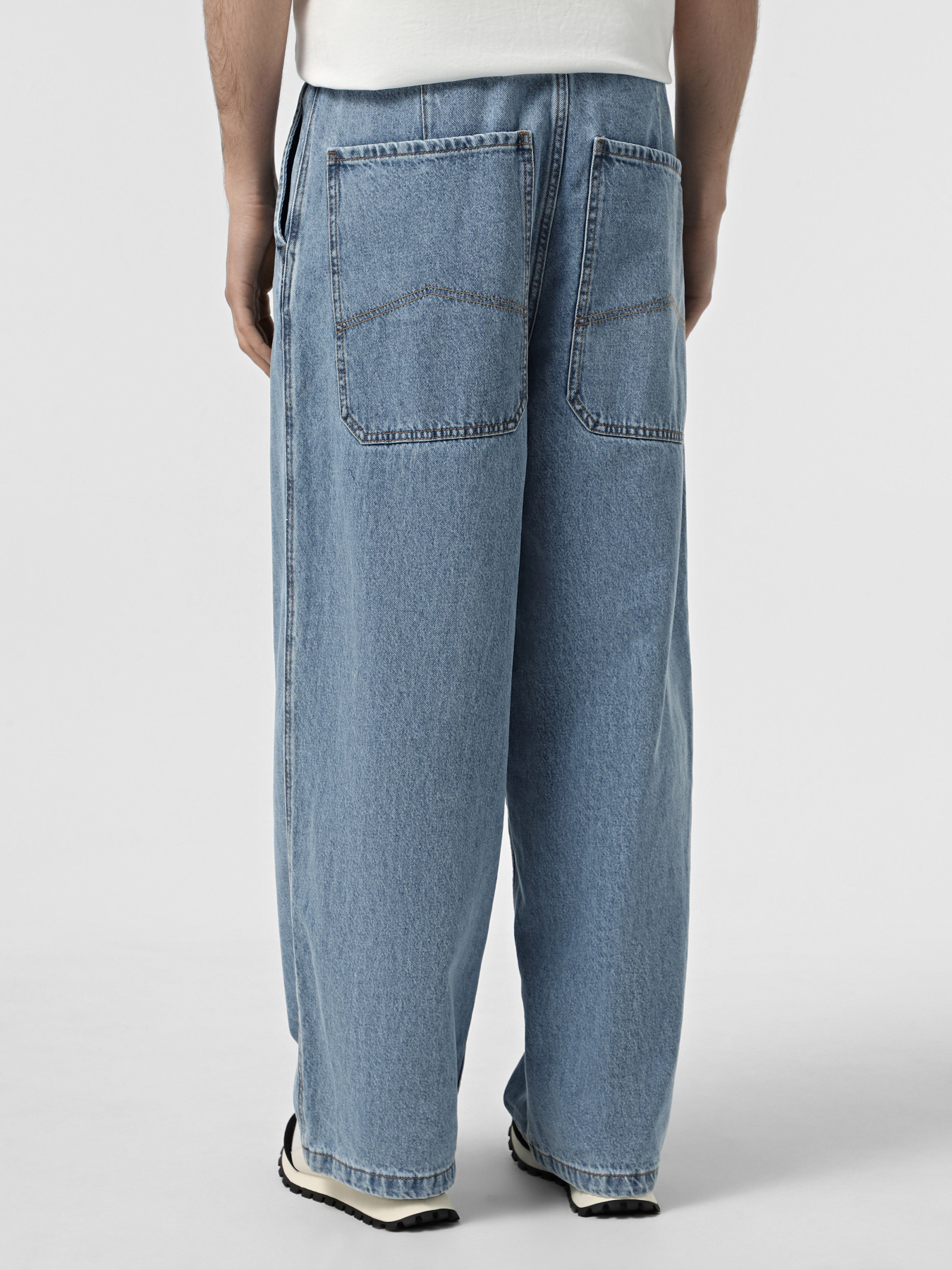 Широкі джинси Armani Exchange модель XM001231-AF13367-MB003 Фото