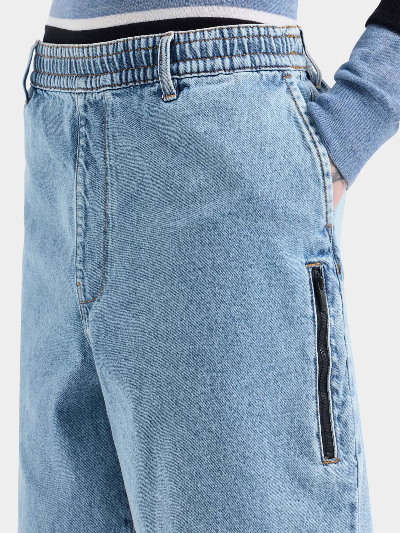 Джинсовые шорты Armani Exchange модель XM001232-AF13367-MB003 Джинсовые шорты Armani Exchange модель XM001232-AF13367-MB003 Фото