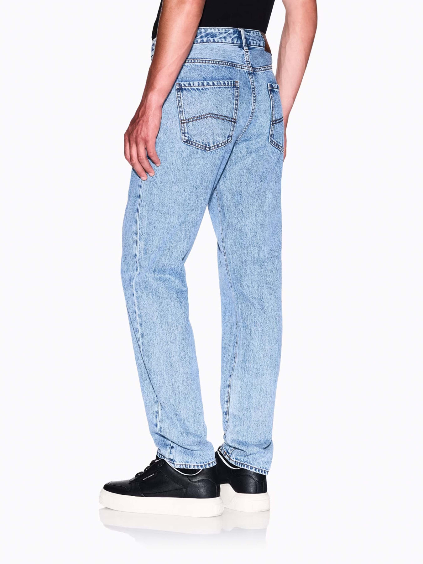 Завужені джинси Armani Exchange модель XM000049-AF13367-MB003 Фото