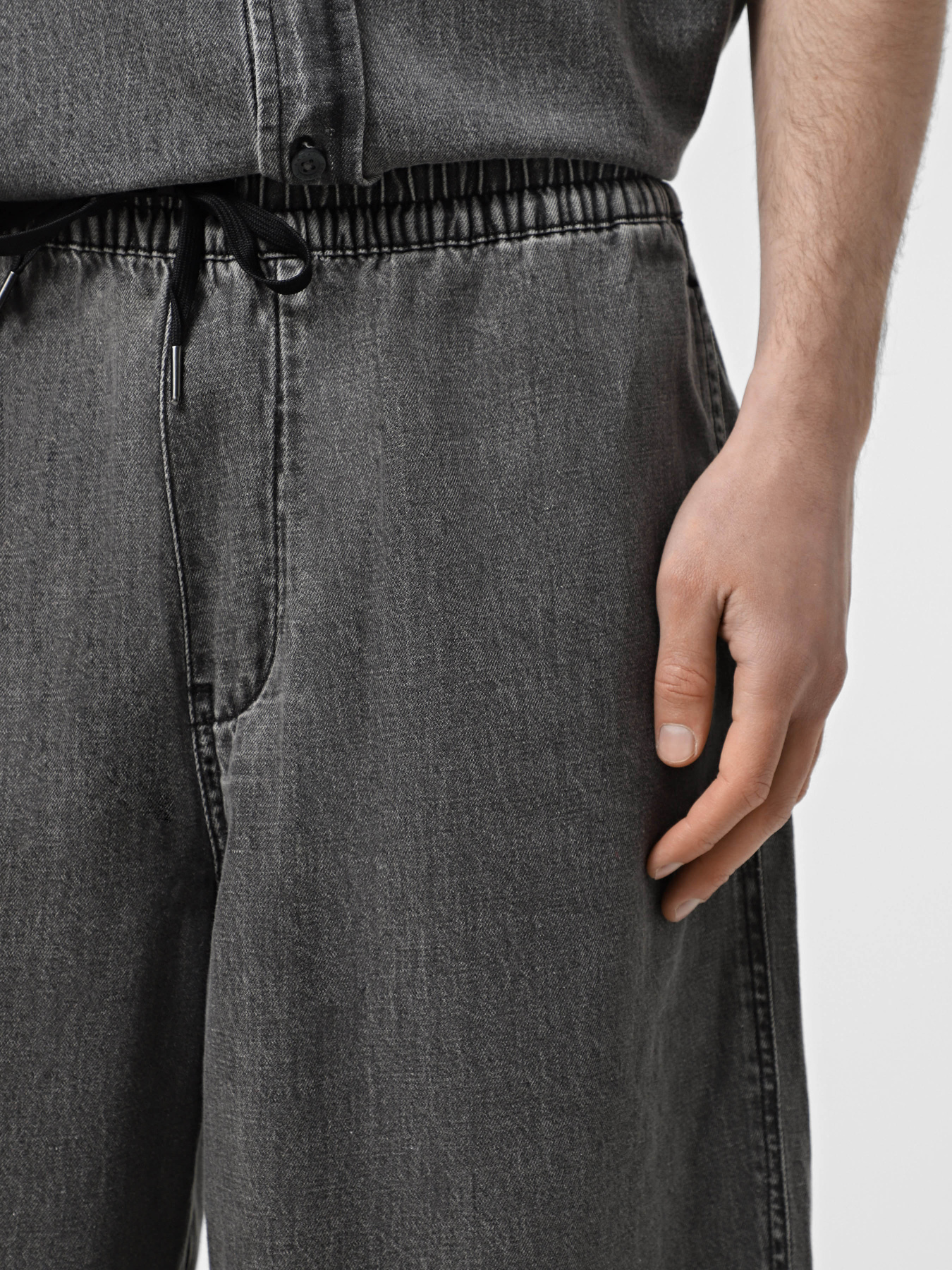 Шорти джинсові Armani Exchange модель XM000623-AF14943-M8088 Фото