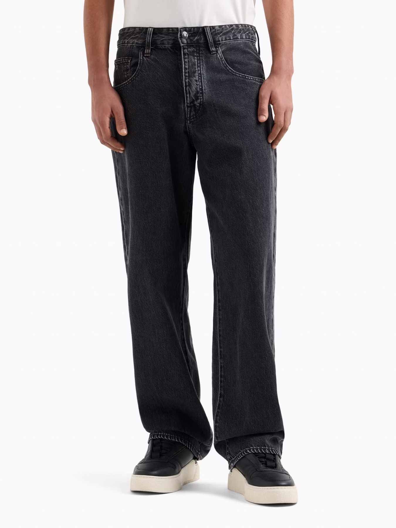 Широкі джинси Armani Exchange модель XM000076-AF13366-M8001 Фото